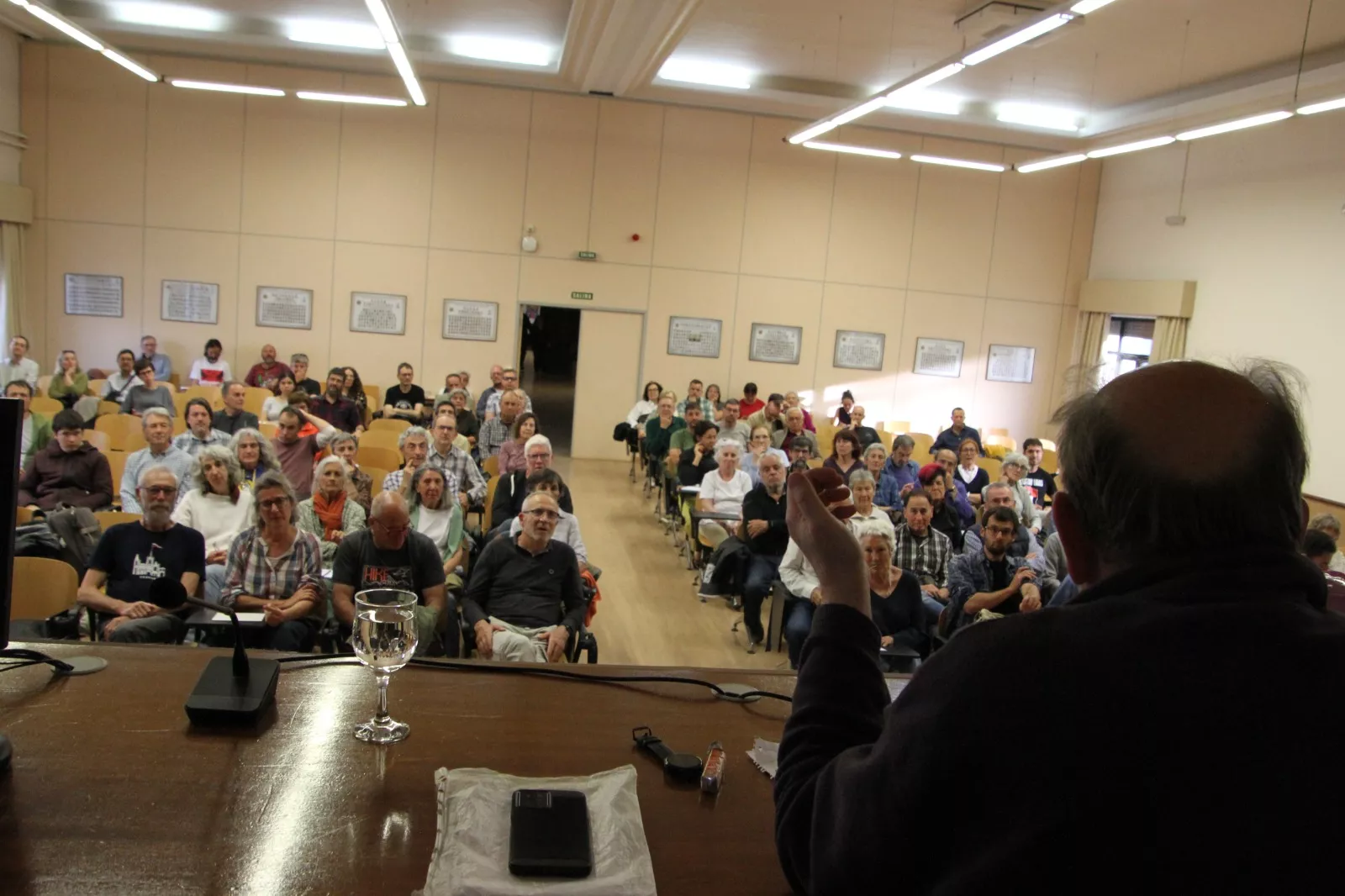  Carlos Taibo en la Facultad de Ciencias Humanas. Foto Carlos Neofato