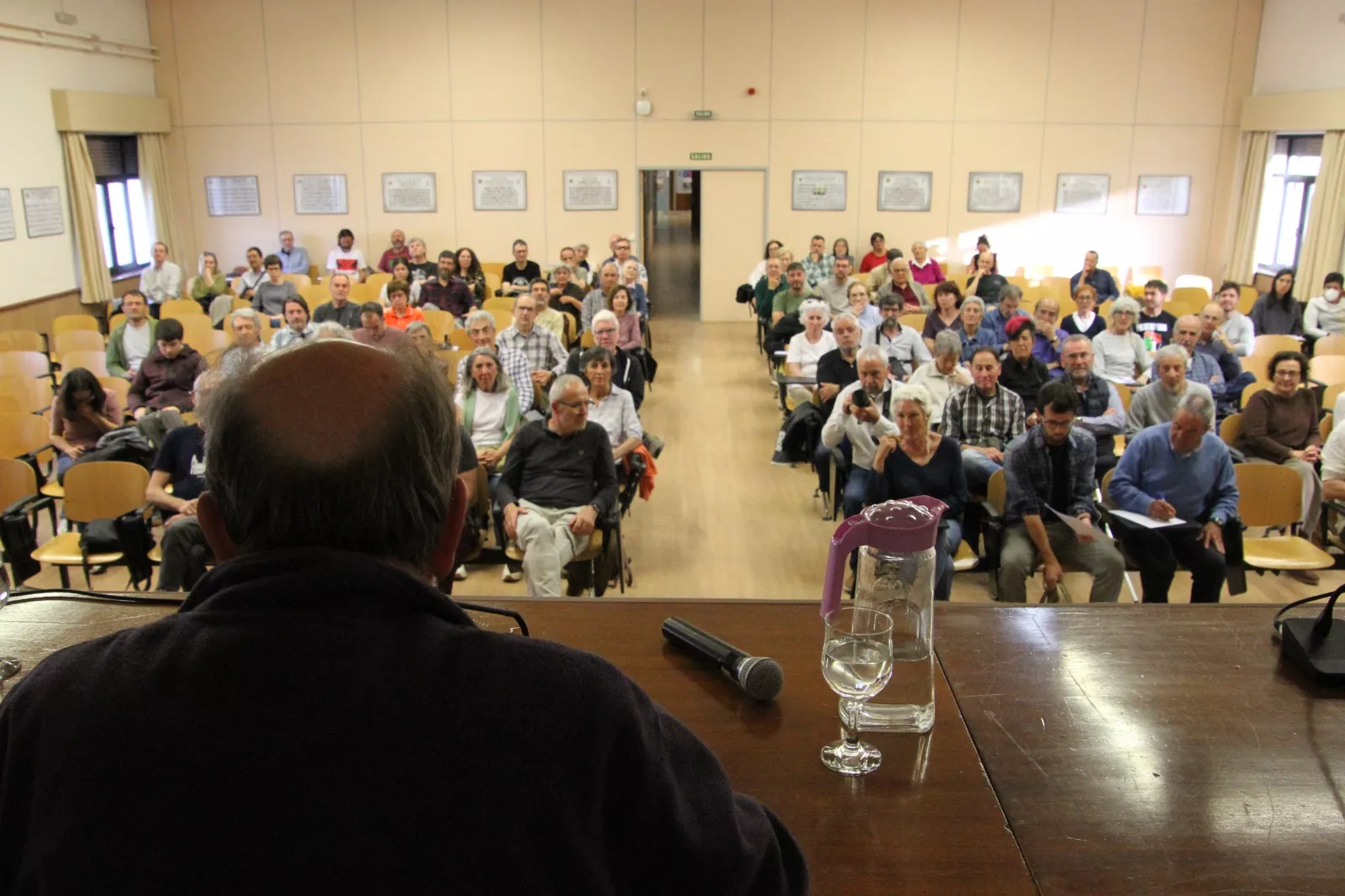  Carlos Taibo en la Facultad de Ciencias Humanas. Foto Carlos Neofato