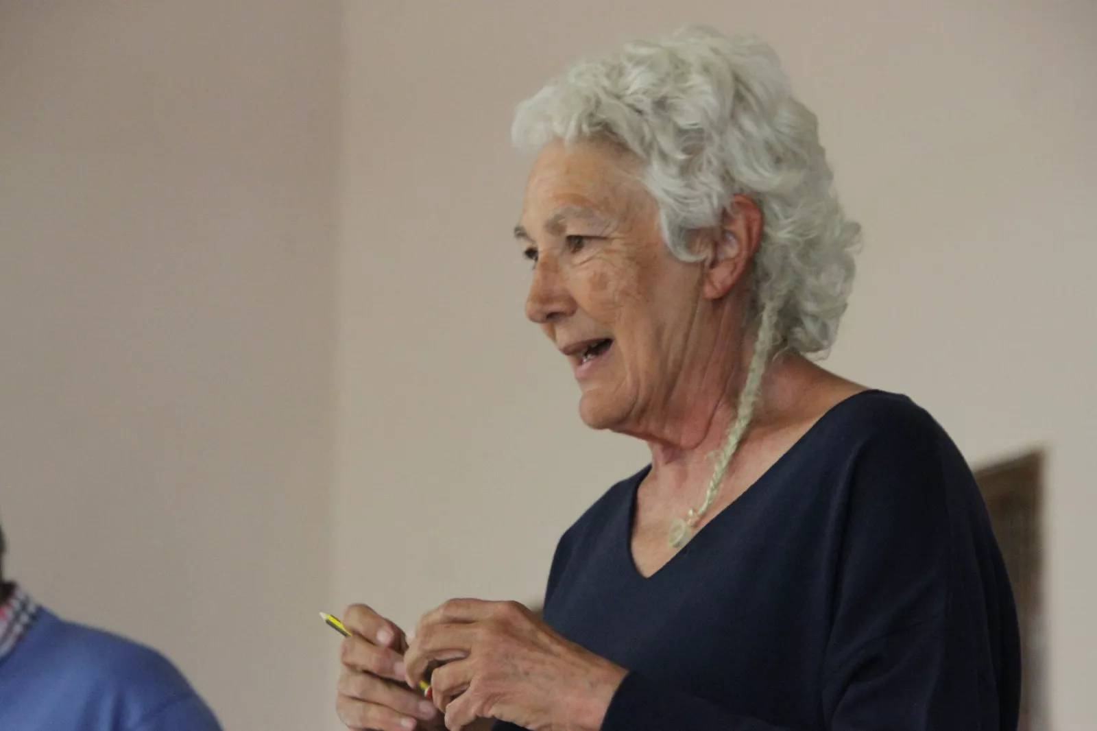  Elisa León con Carlos Taibo en la Facultad de Ciencias Humanas. Foto Carlos Neofato
