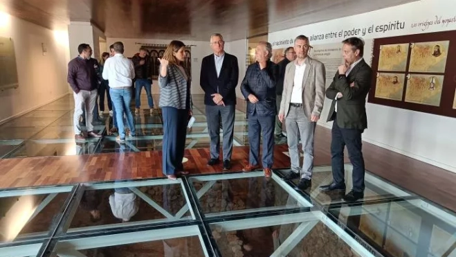 Visita del consejero a San Juan de la Peña