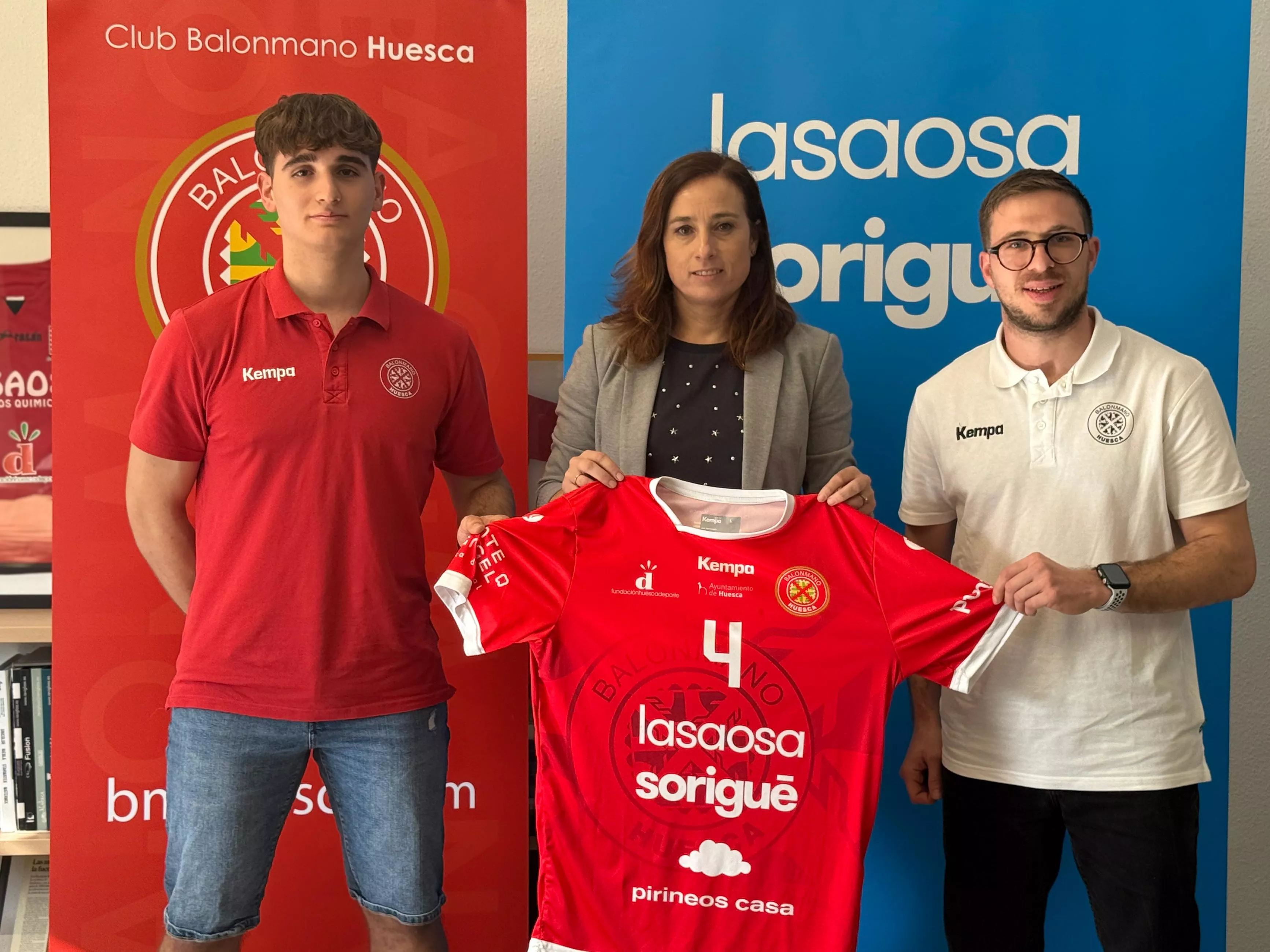 Lorién Sevil, Bárbara Ruiz y Jero Cartagena, en la presentación del Sector Juvenil. 