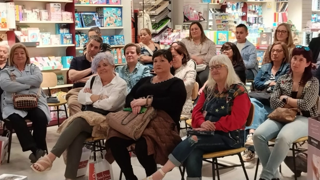 Presentación de la novela de Inés Plana en Santos Ochoa