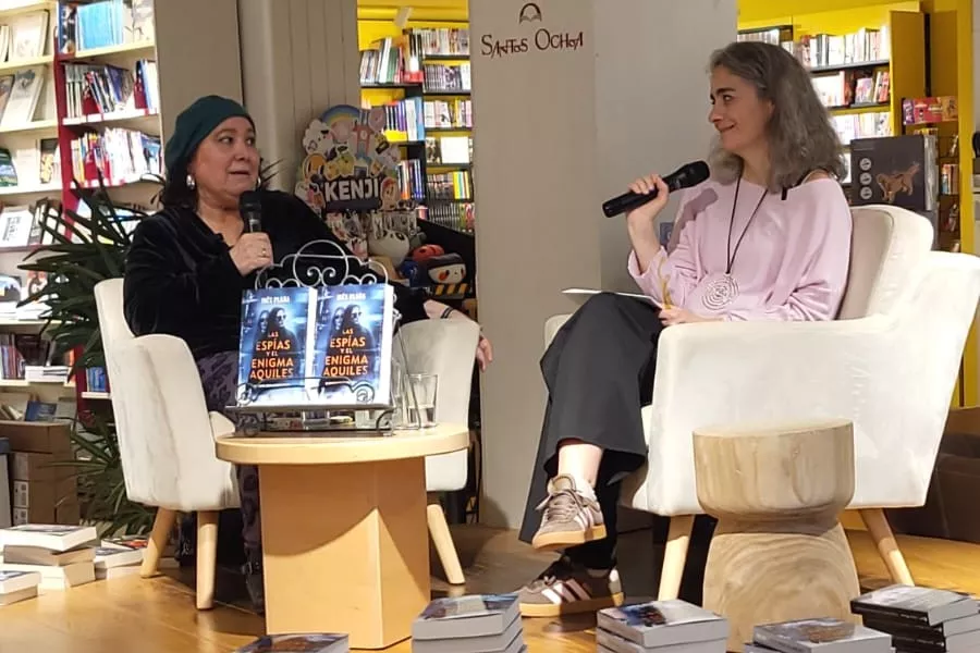 Presentación de Las Espías y el Enigma de Aquiles de Inés Plana