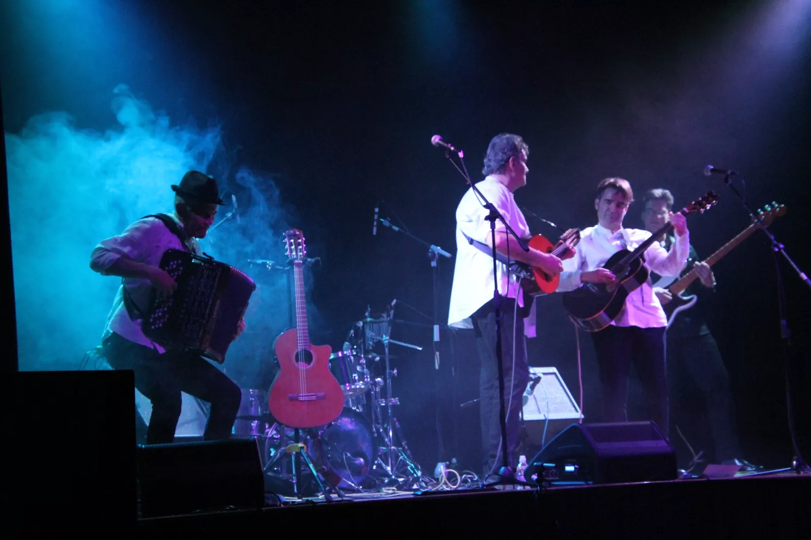 Actuación de Eraje. Foto Carlos Neofato