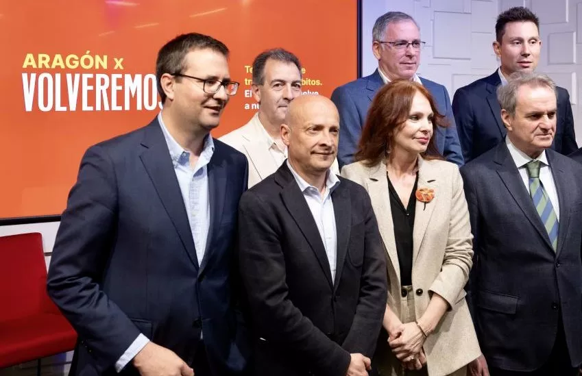 Participantes presentes en la presentación de las mejoras tecnológicas de Volveremos
