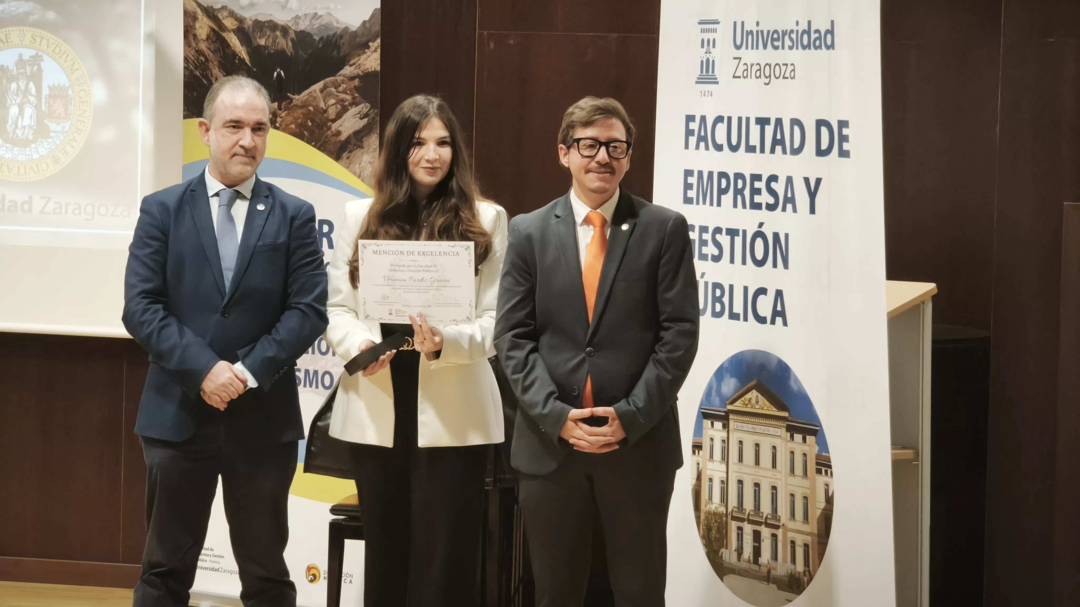 Festividad de la Facultad de Empresa y Gestión Pública del Campus de Huesca. Foto María José Sampietro