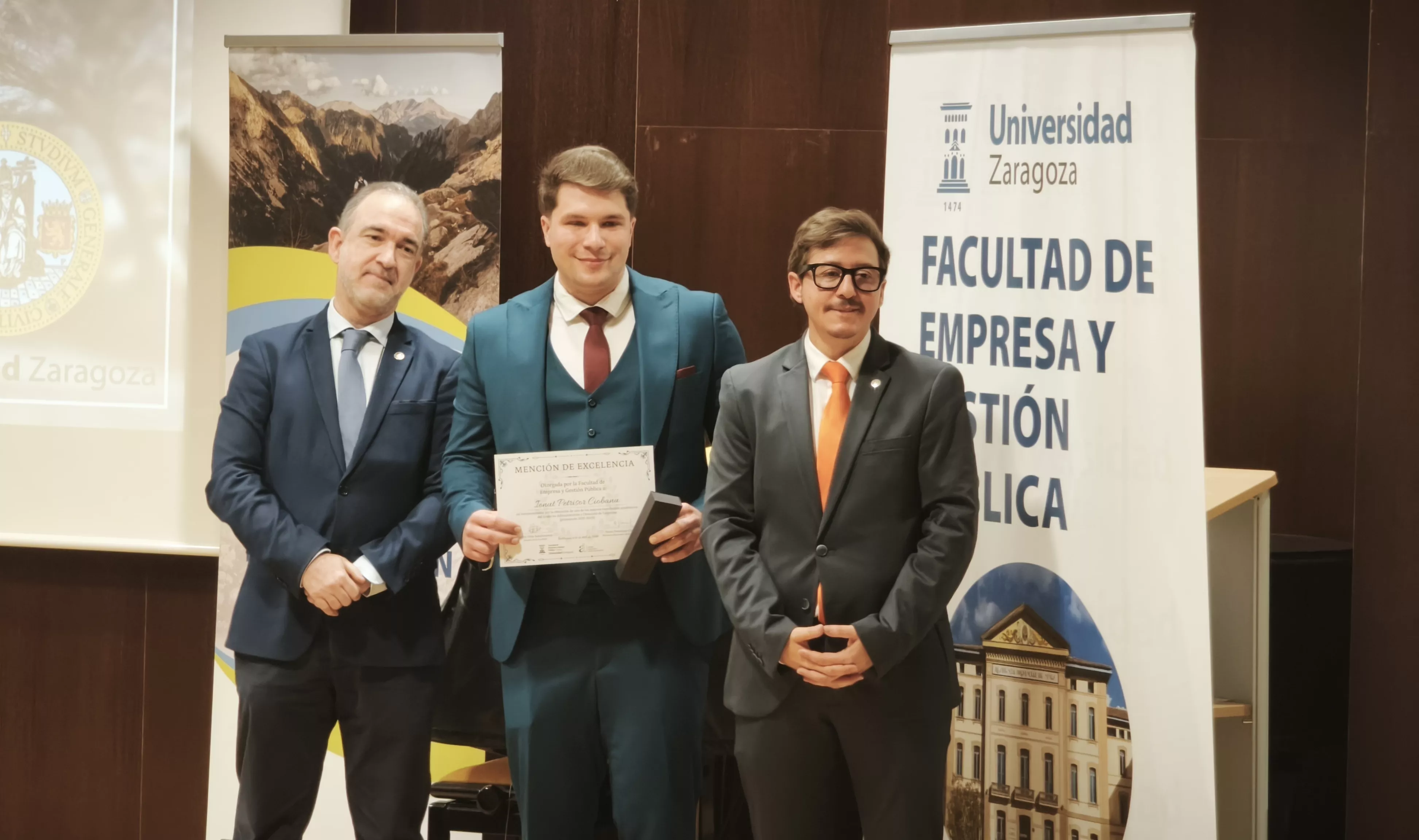 Festividad de la Facultad de Empresa y Gestión Pública del Campus de Huesca. Foto María José Sampietro