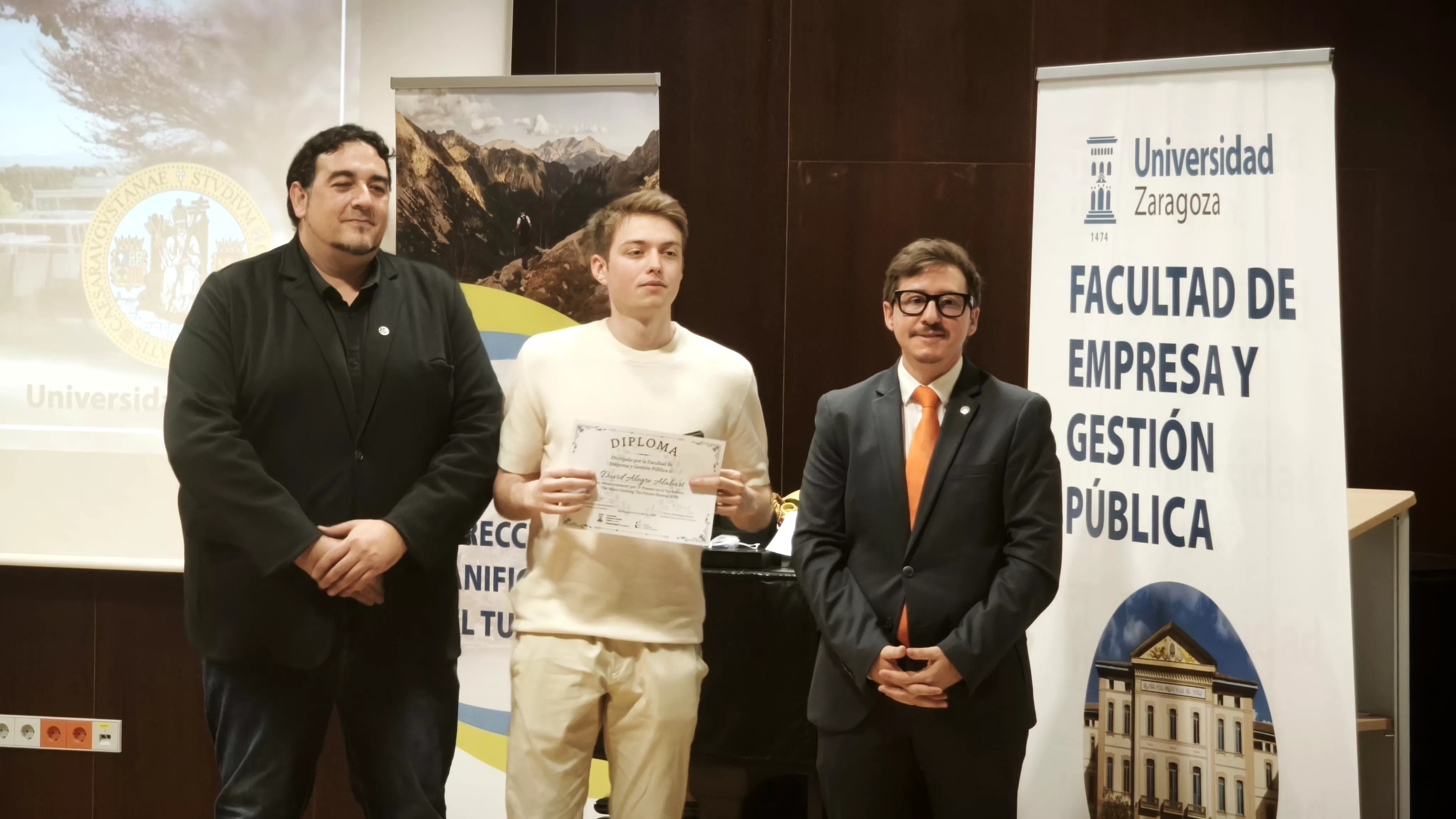 Festividad de la Facultad de Empresa y Gestión Pública del Campus de Huesca. Foto María José Sampietro