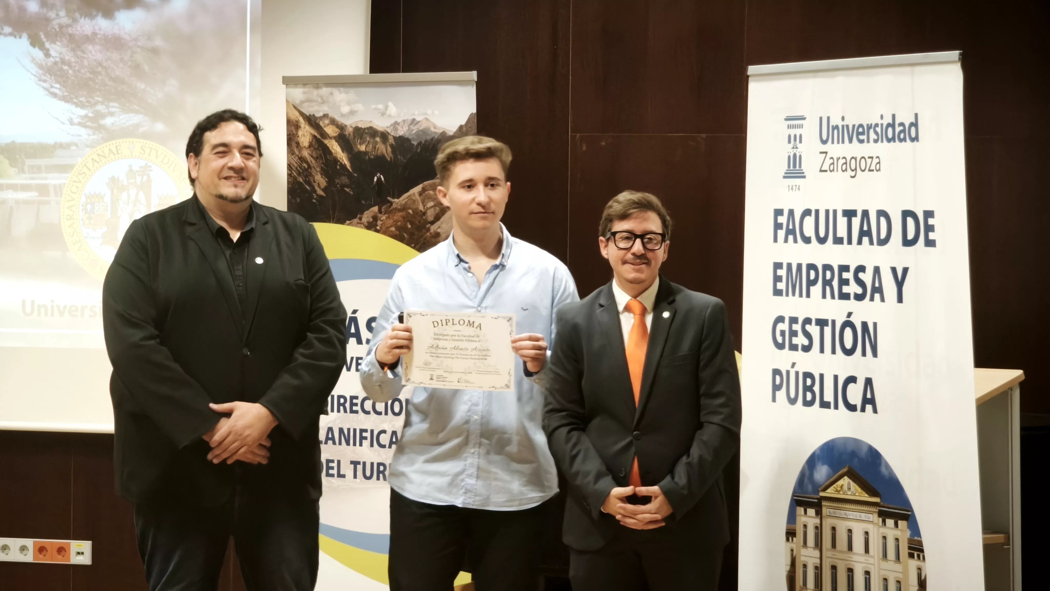 Festividad de la Facultad de Empresa y Gestión Pública del Campus de Huesca. Foto María José Sampietro