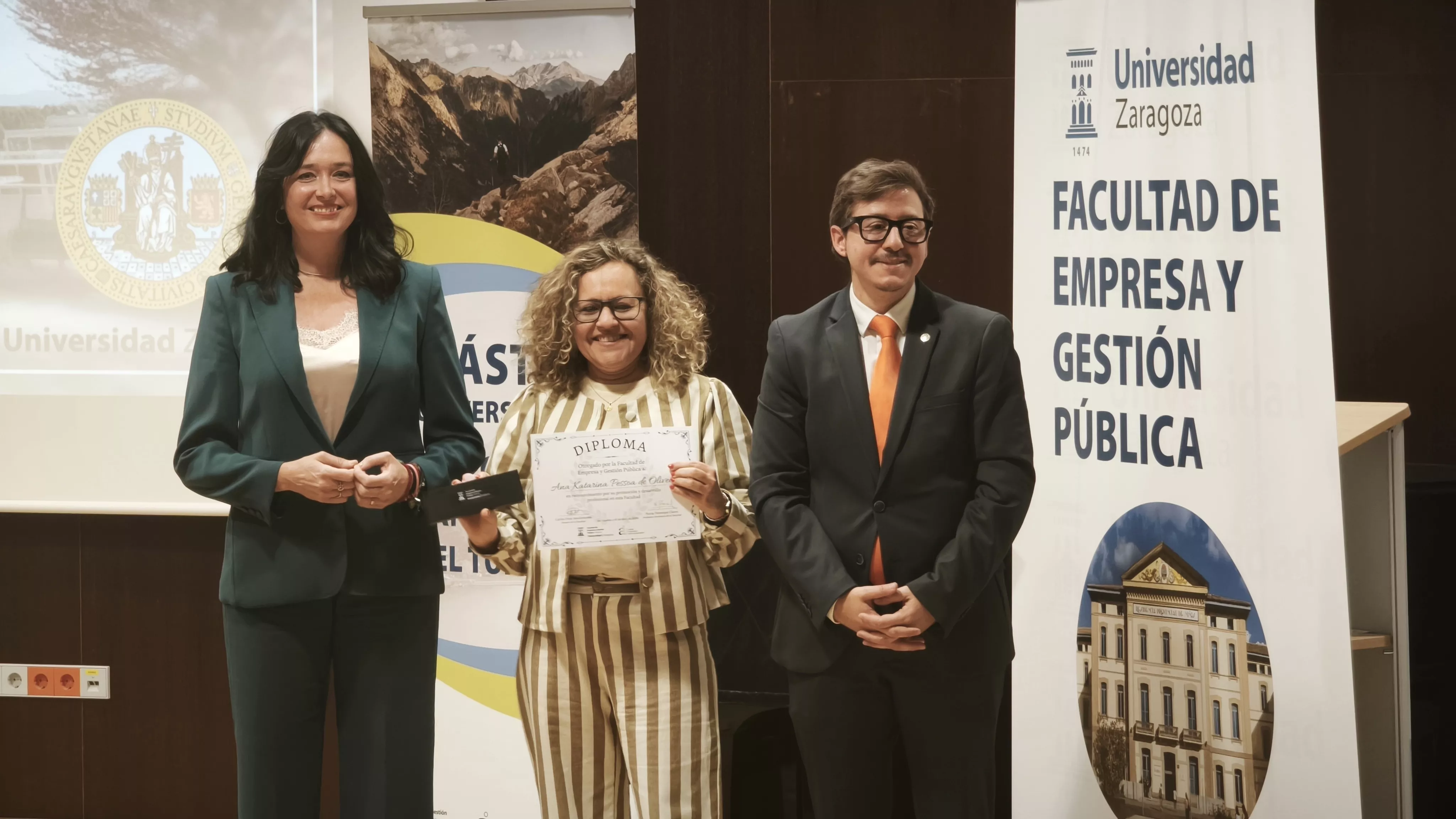 Festividad de la Facultad de Empresa y Gestión Pública del Campus de Huesca. Foto María José Sampietro