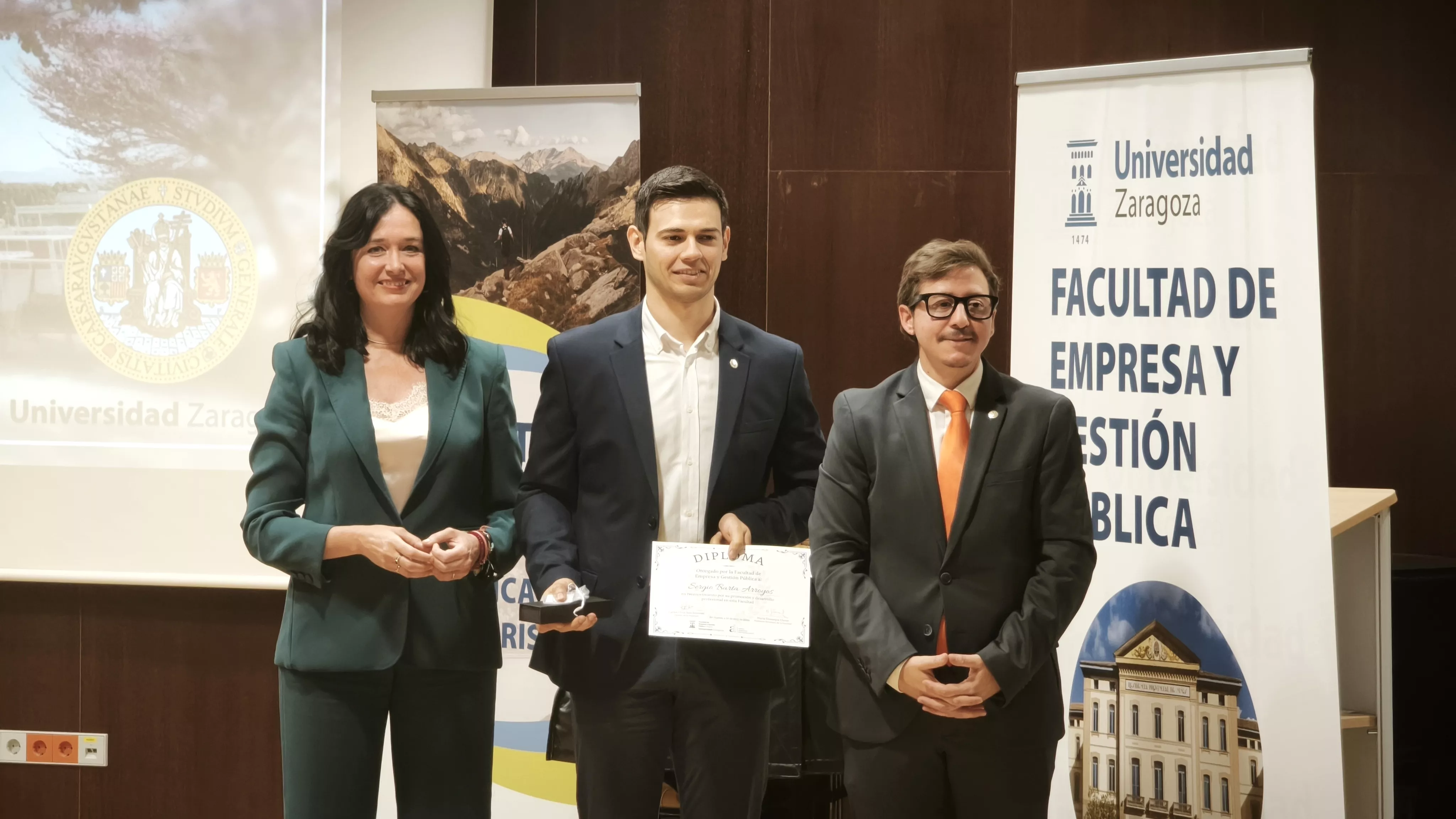 Festividad de la Facultad de Empresa y Gestión Pública del Campus de Huesca. Foto María José Sampietro