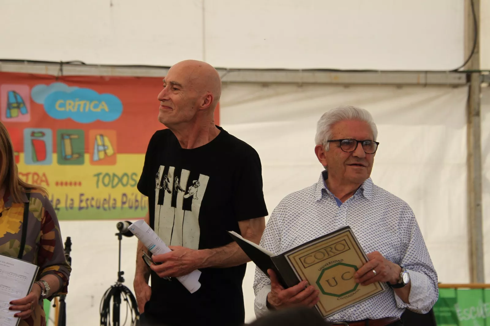 Coro de la Universidad Ciudadana de Huesca en la fiesta de la Escuela Pública en Huesca. Foto Carlos Neofato