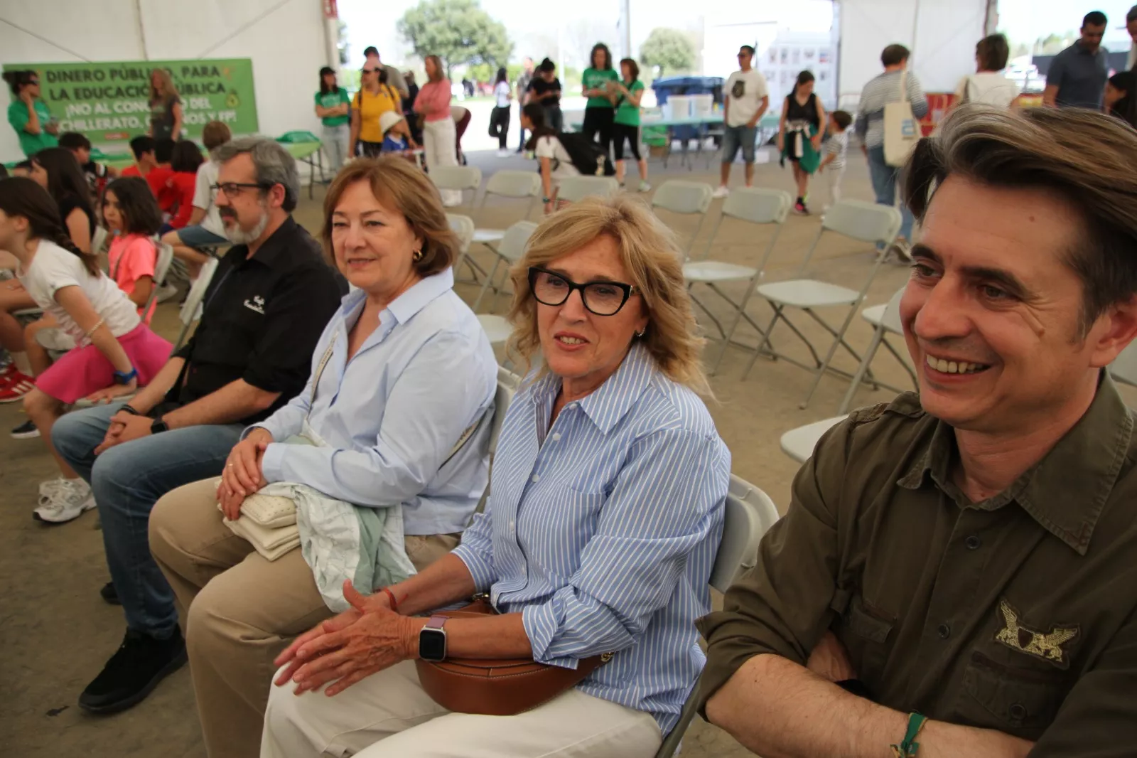 Coro de la Universidad Ciudadana de Huesca en la fiesta de la Escuela Pública en Huesca. Foto Carlos Neofato
