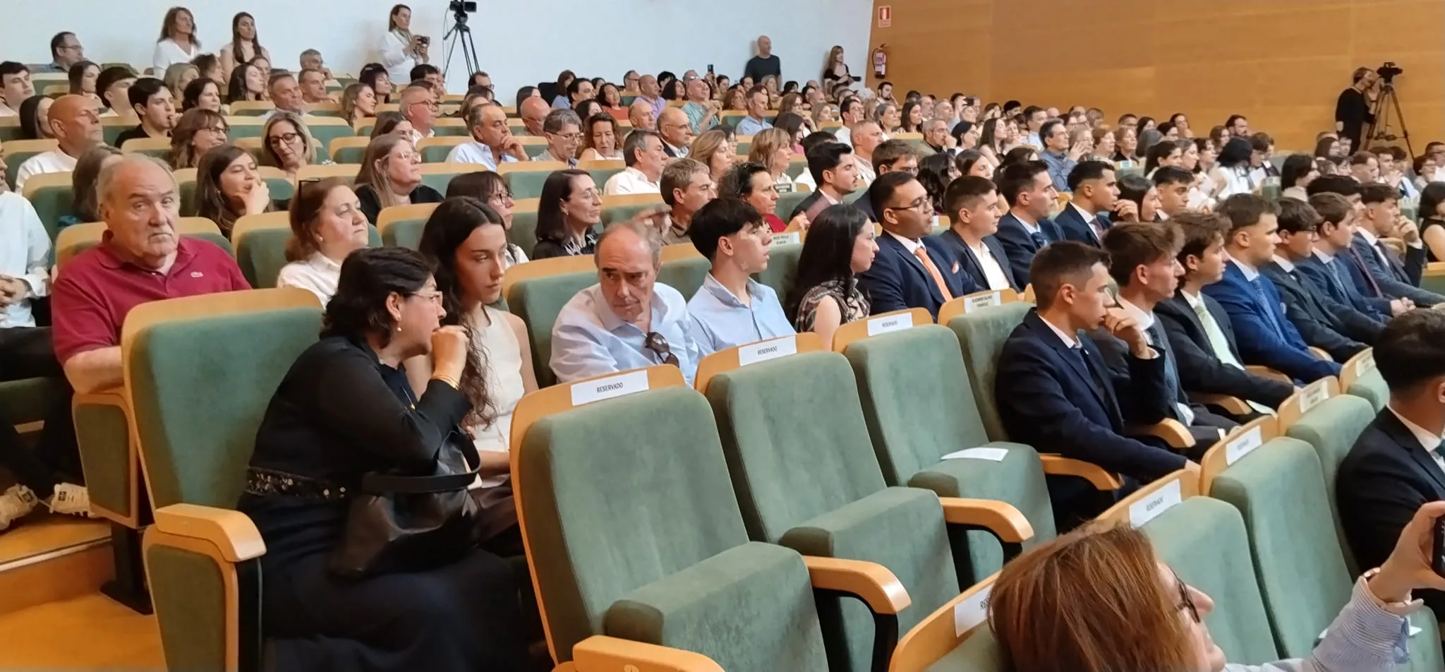 Ceremonia de graduación y reconocimientos en la Escuela Politécnica Superior