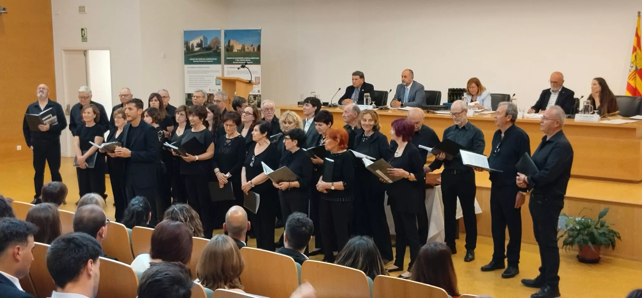 Ceremonia de graduación y reconocimientos en la Escuela Politécnica Superior