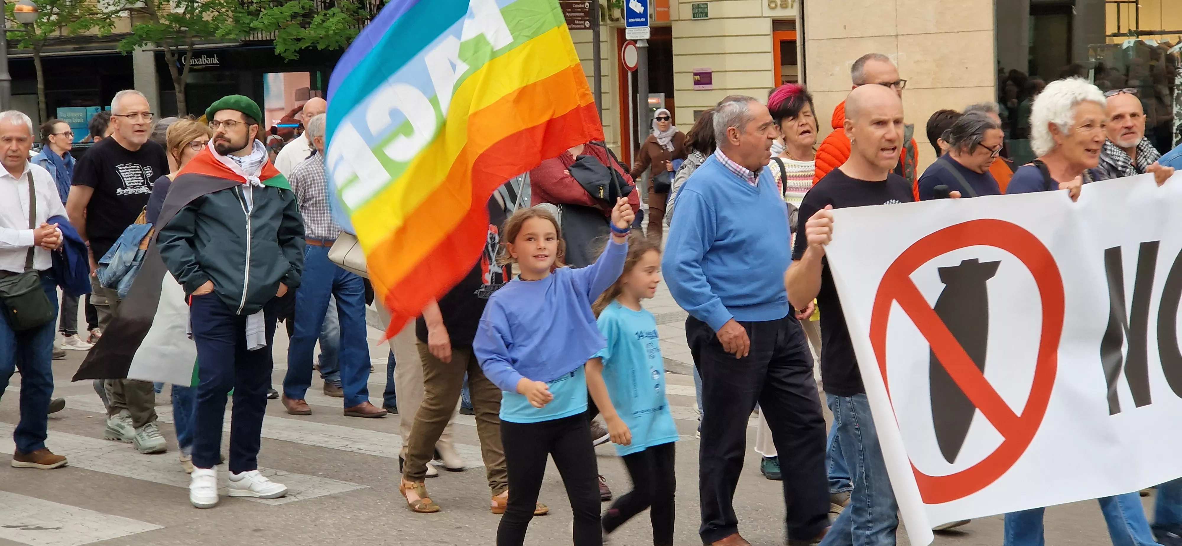 Manifestación en Huesca contras las guerras. Foto Myriam Martínez