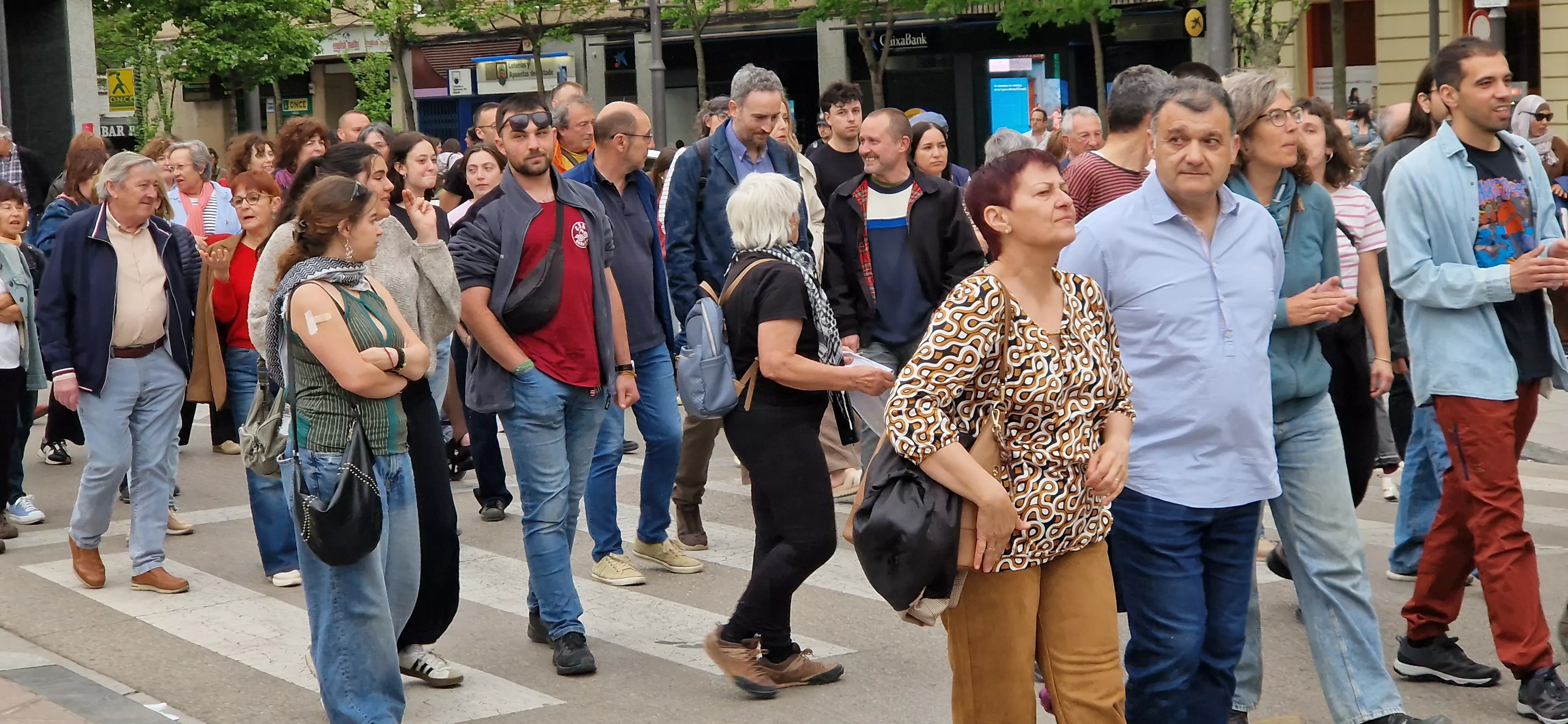 Manifestación en Huesca contras las guerras. Foto Myriam Martínez