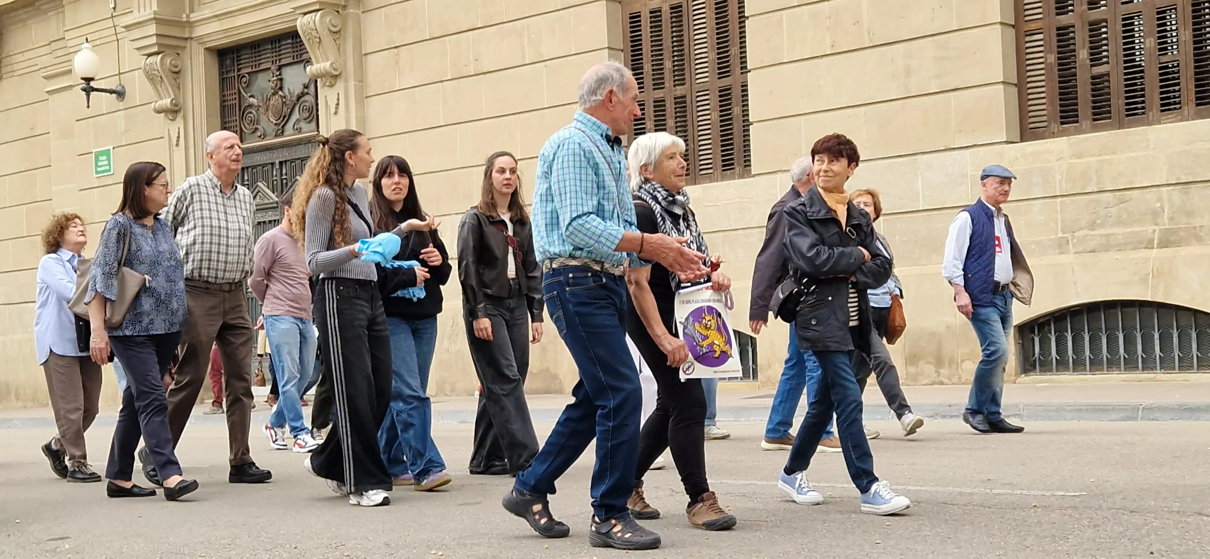 Manifestación en Huesca contras las guerras. Foto Myriam Martínez