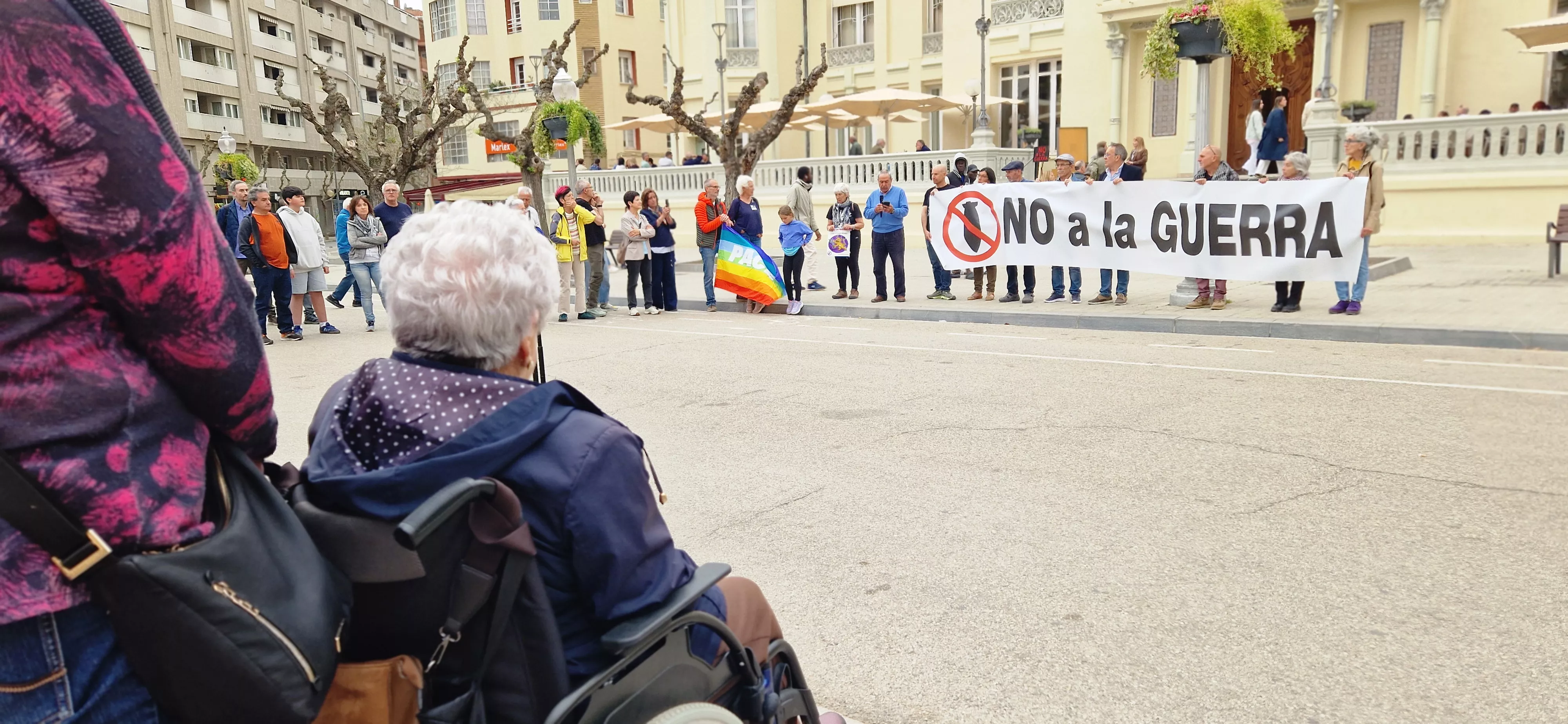 Manifestación en Huesca contras las guerras. Foto Myriam Martínez