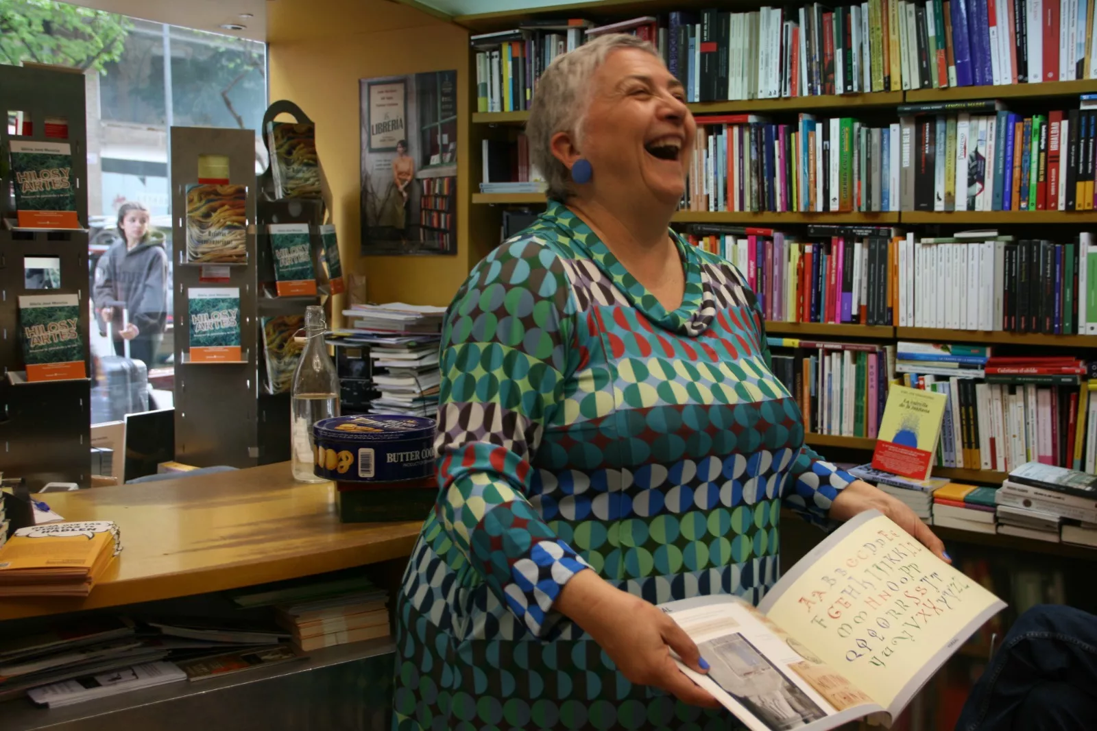 presentación del libro de Glòria Jové Monclús "Hilos y artes". Foto Carlos A. Migliaccio presentación del libro de Glòria Jové Monclús "Hilos y artes". Foto Carlos A. Migliaccio