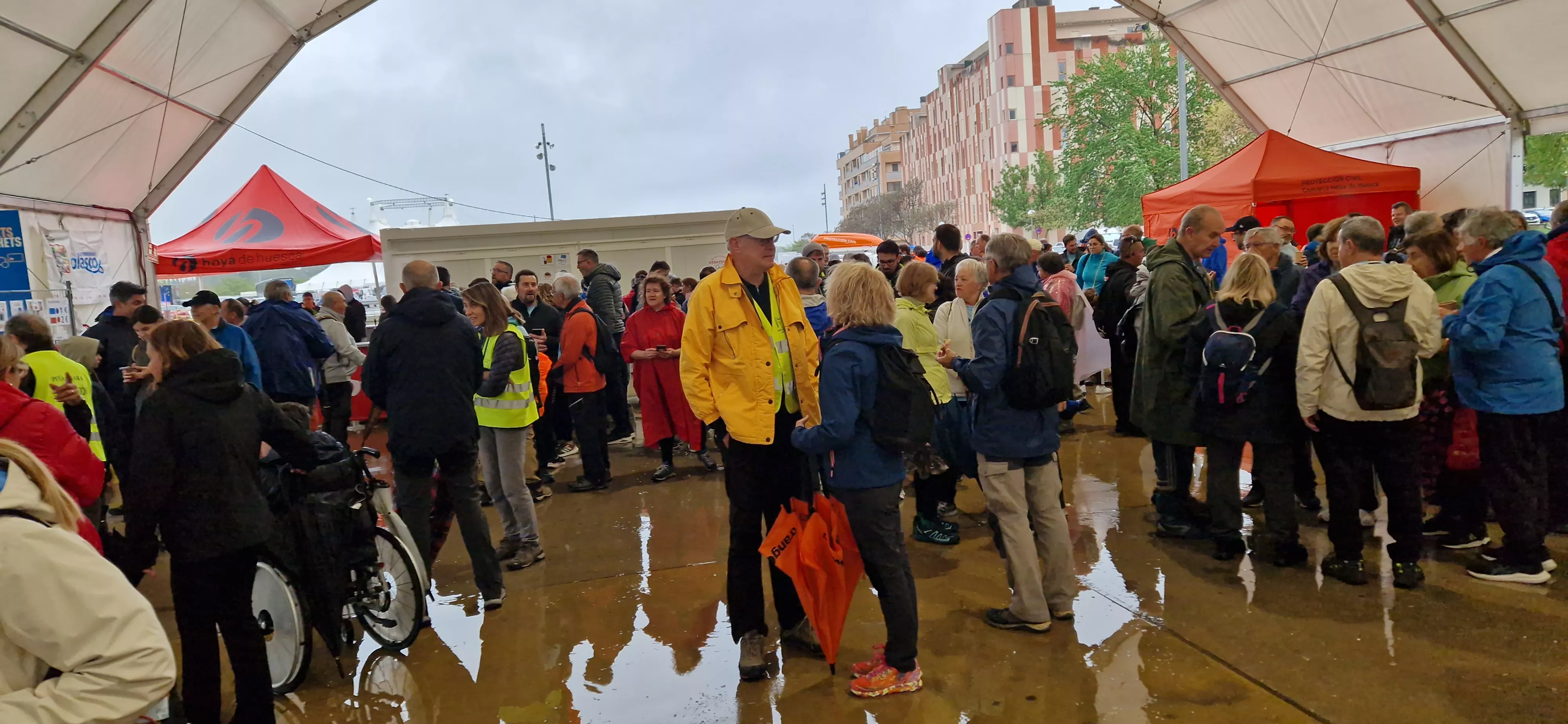 Salida de la 14ª Marcha Aspace Huesca. Foto Myriam Martínez