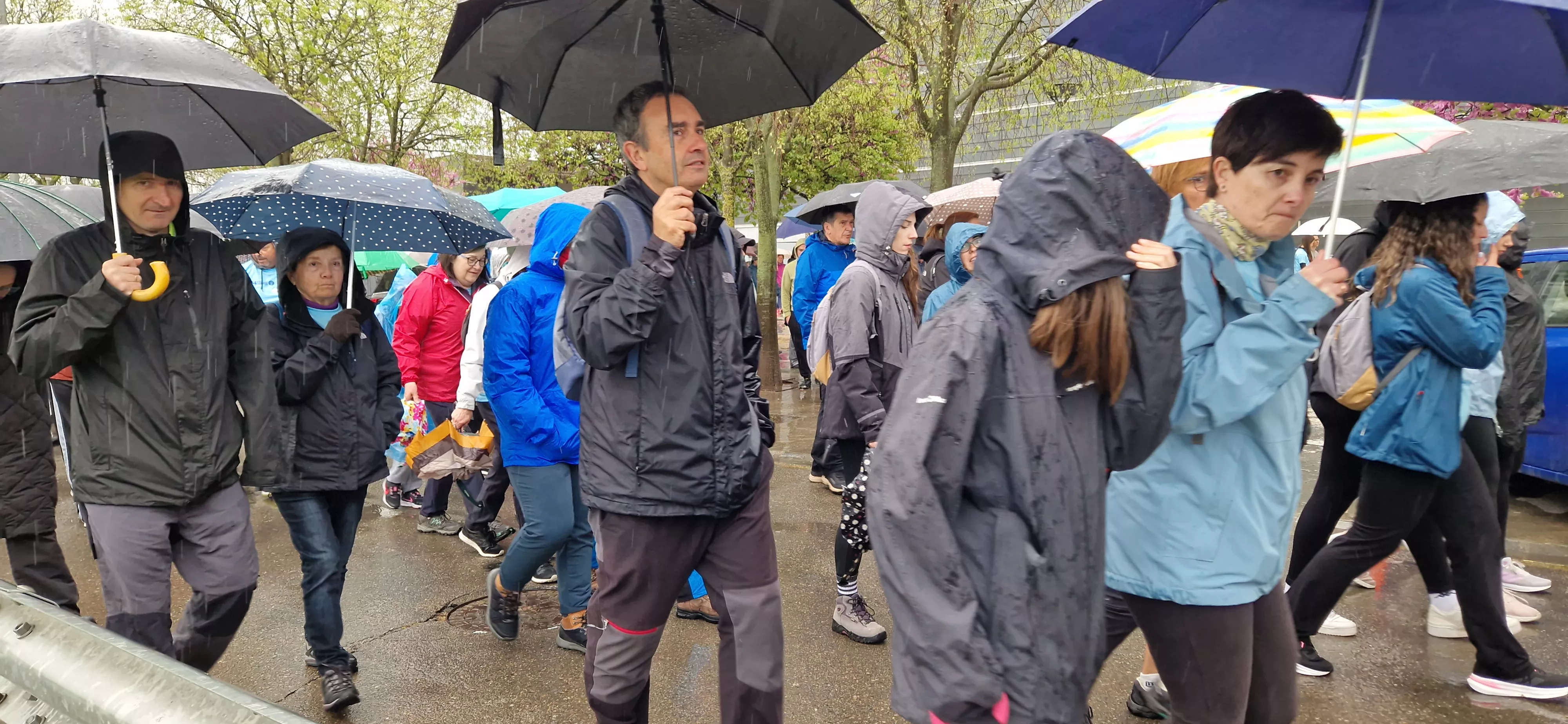 Salida de la 14ª Marcha Aspace Huesca. Foto Myriam Martínez