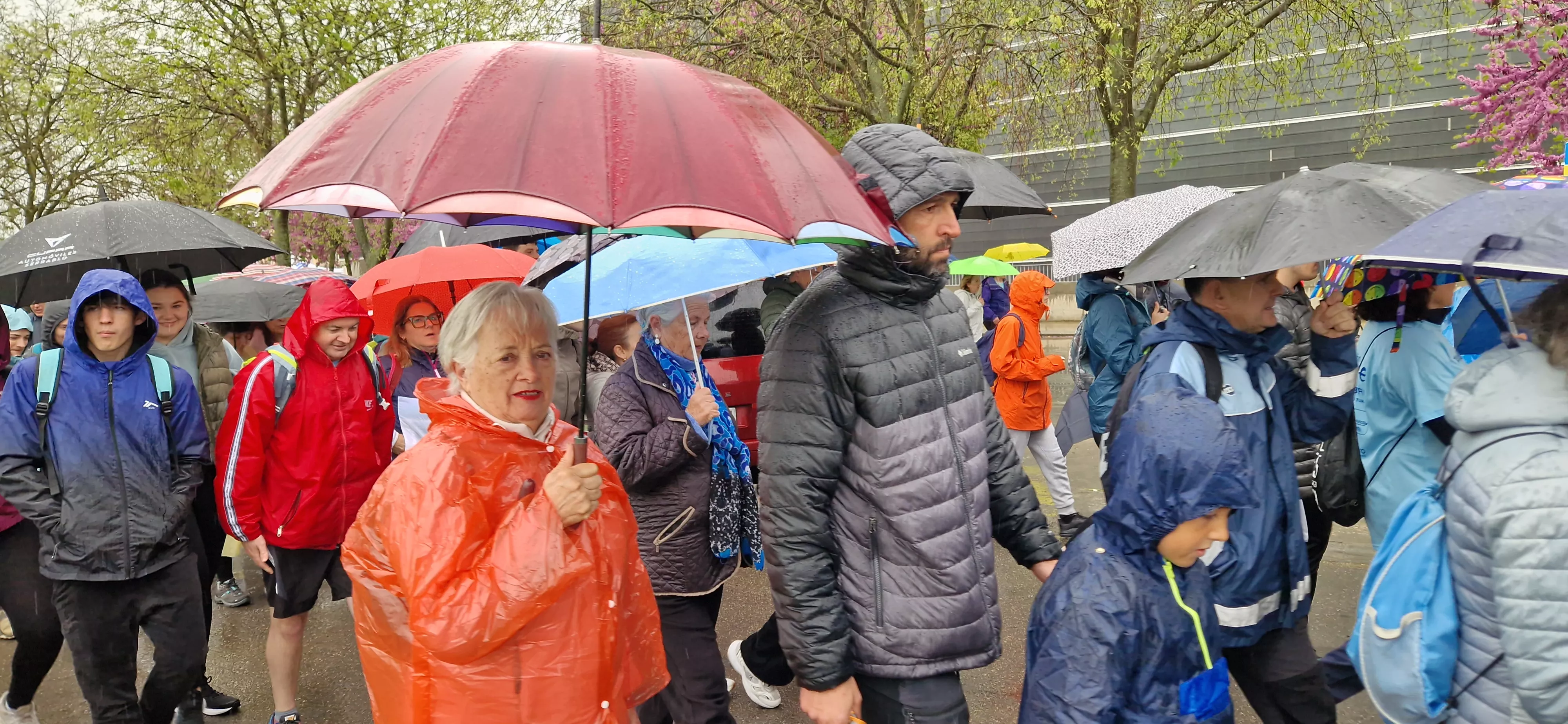 Salida de la 14ª Marcha Aspace Huesca. Foto Myriam Martínez