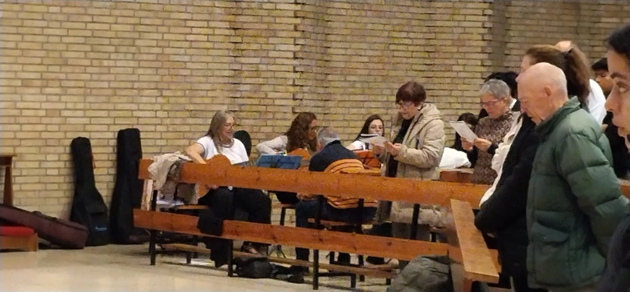 Inauguración de la estatua de Santiago Apóstol en la parroquia oscense