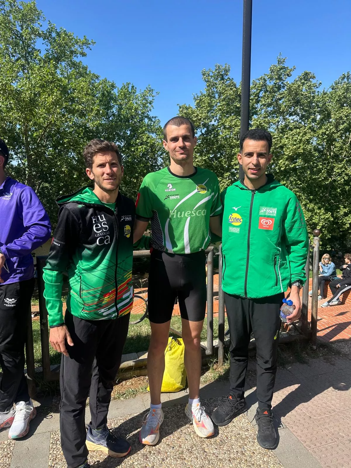 Fernando Esperanza, Luis Pastor y El Hocine en Mérida.