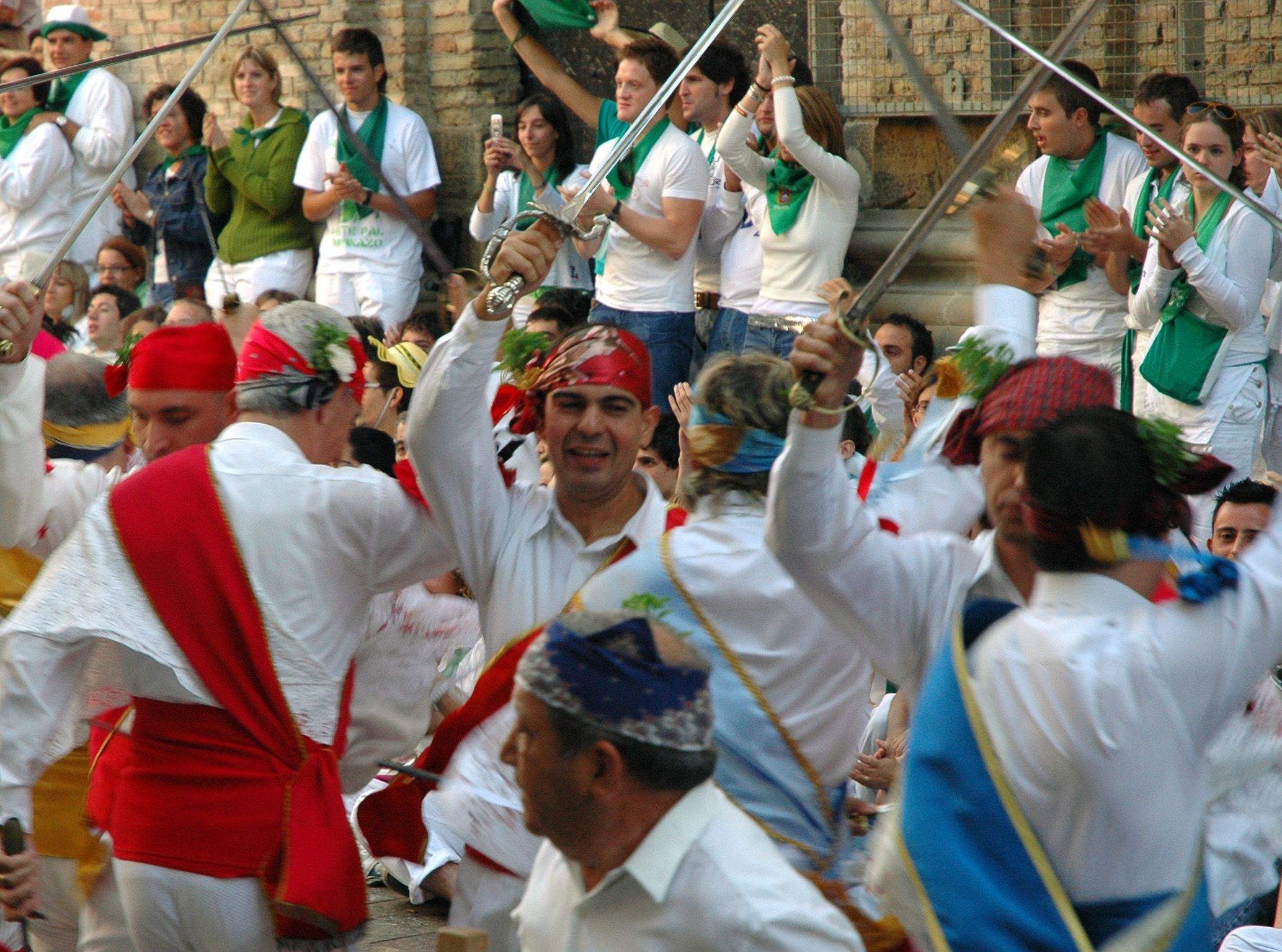 Danzantes, en las fiestas de San Lorenzo.