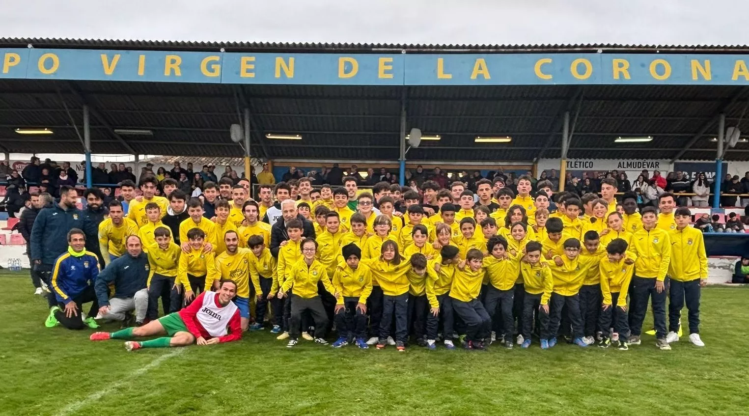 Presentación de la cantera durante el descanso del Almudévar-Binéfar.