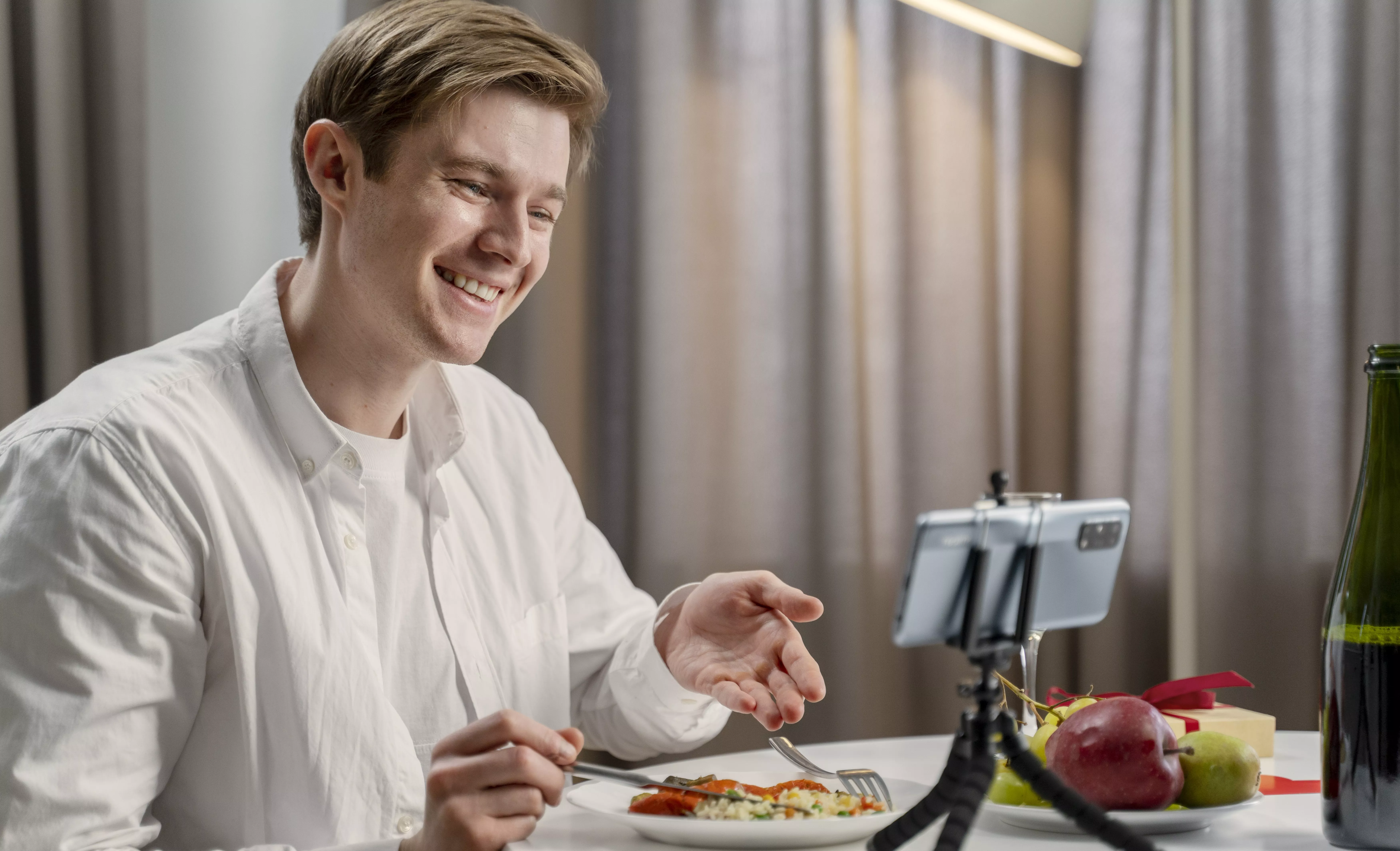 El paladar de cartón y la crítica de plástico: cuando opinar sale gratis (y saber, no)