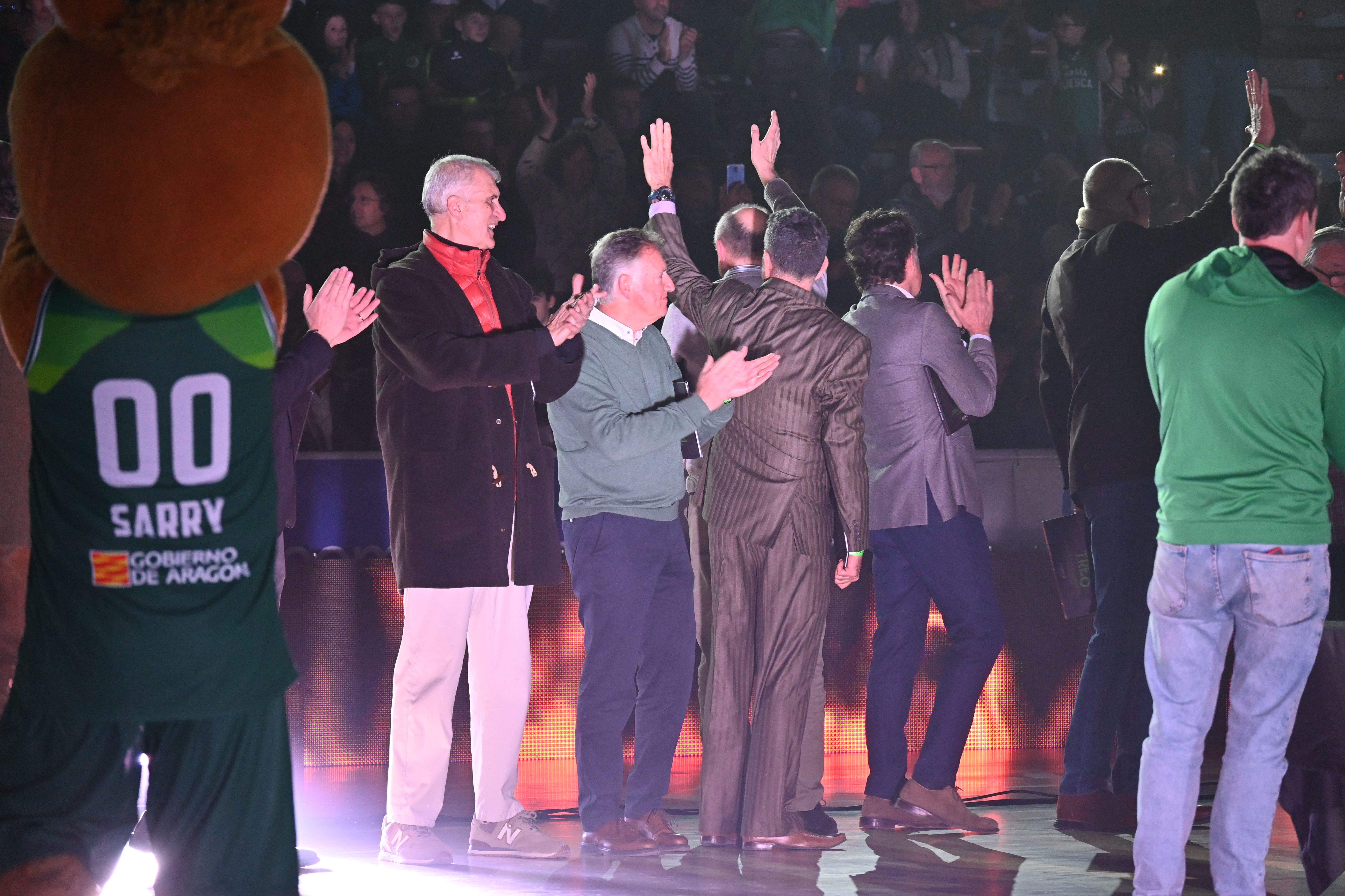 Fiesta en el Palacio de los Deportes de Huesca con La Magia en el recuerdo. Foto Carlos Jalle