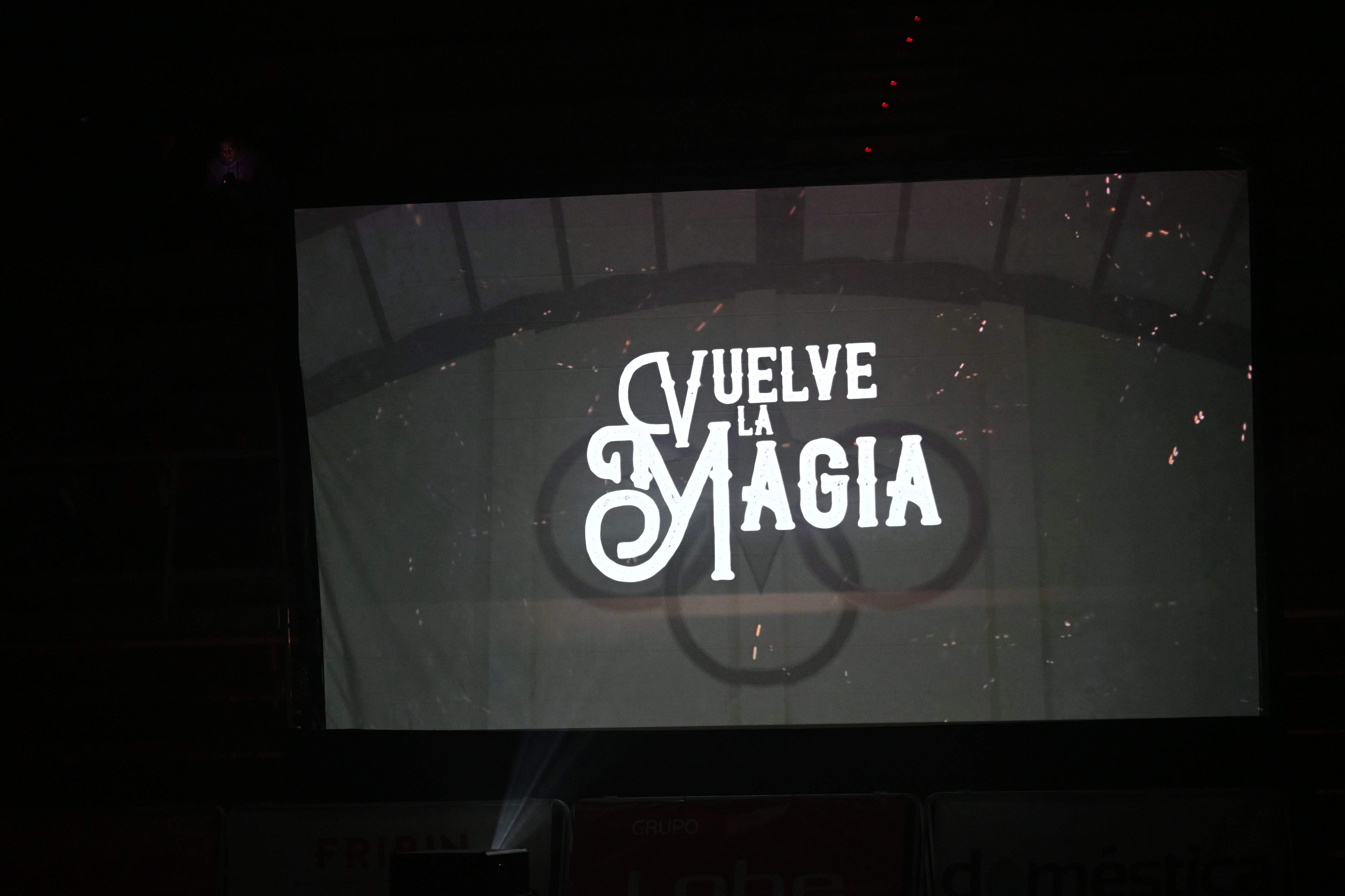 Fiesta en el Palacio de los Deportes de Huesca con La Magia en el recuerdo. Foto Carlos Jalle