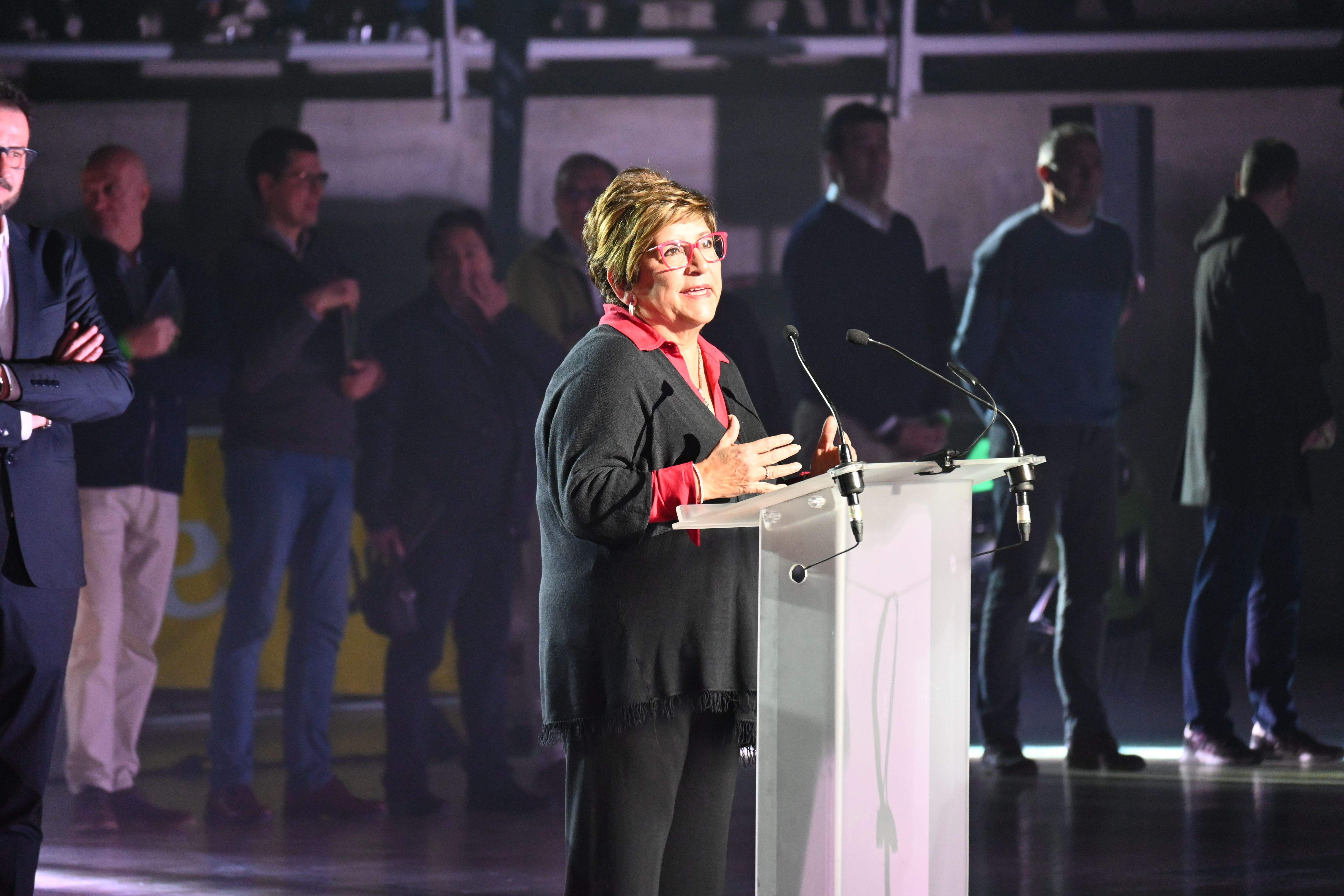 Fiesta en el Palacio de los Deportes de Huesca con La Magia en el recuerdo. Foto Carlos Jalle