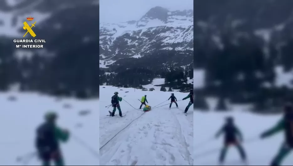 Evacuado un esquiador tras un rescate con 1.000 metros de descenso en camilla en el Aneto.