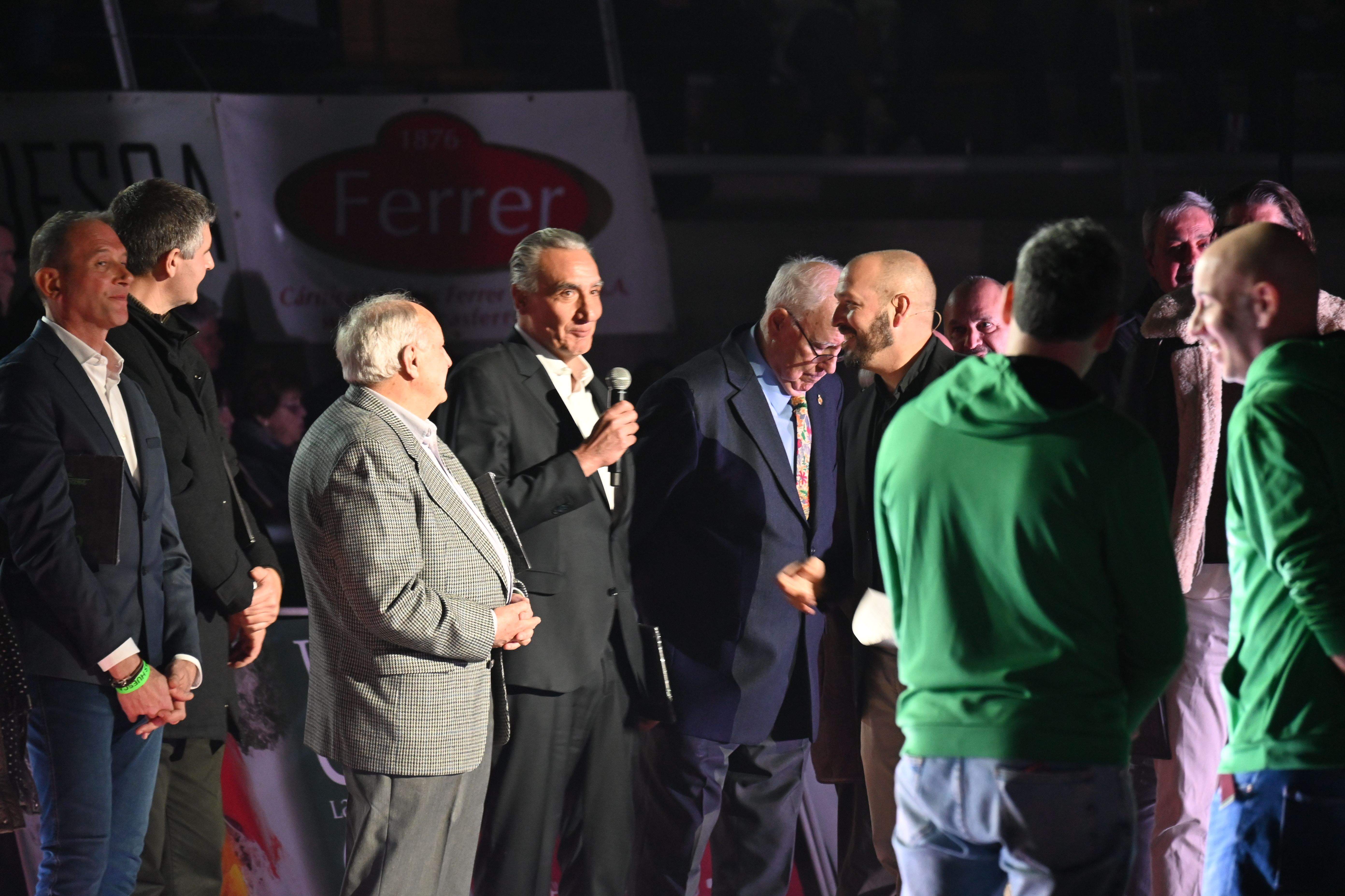 Fiesta en el Palacio de los Deportes de Huesca con La Magia en el recuerdo. Foto Carlos Jalle