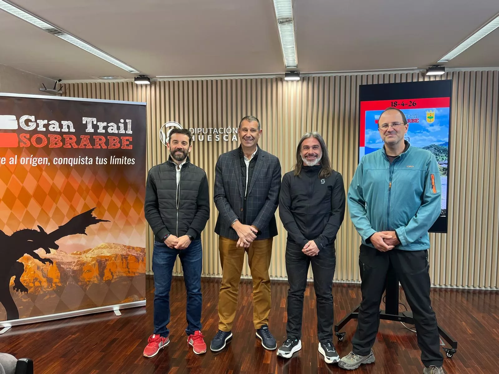 Pueyo, Serra y Vega presentan la Gran Trail Sobrarbe. Foto: Adri Mora