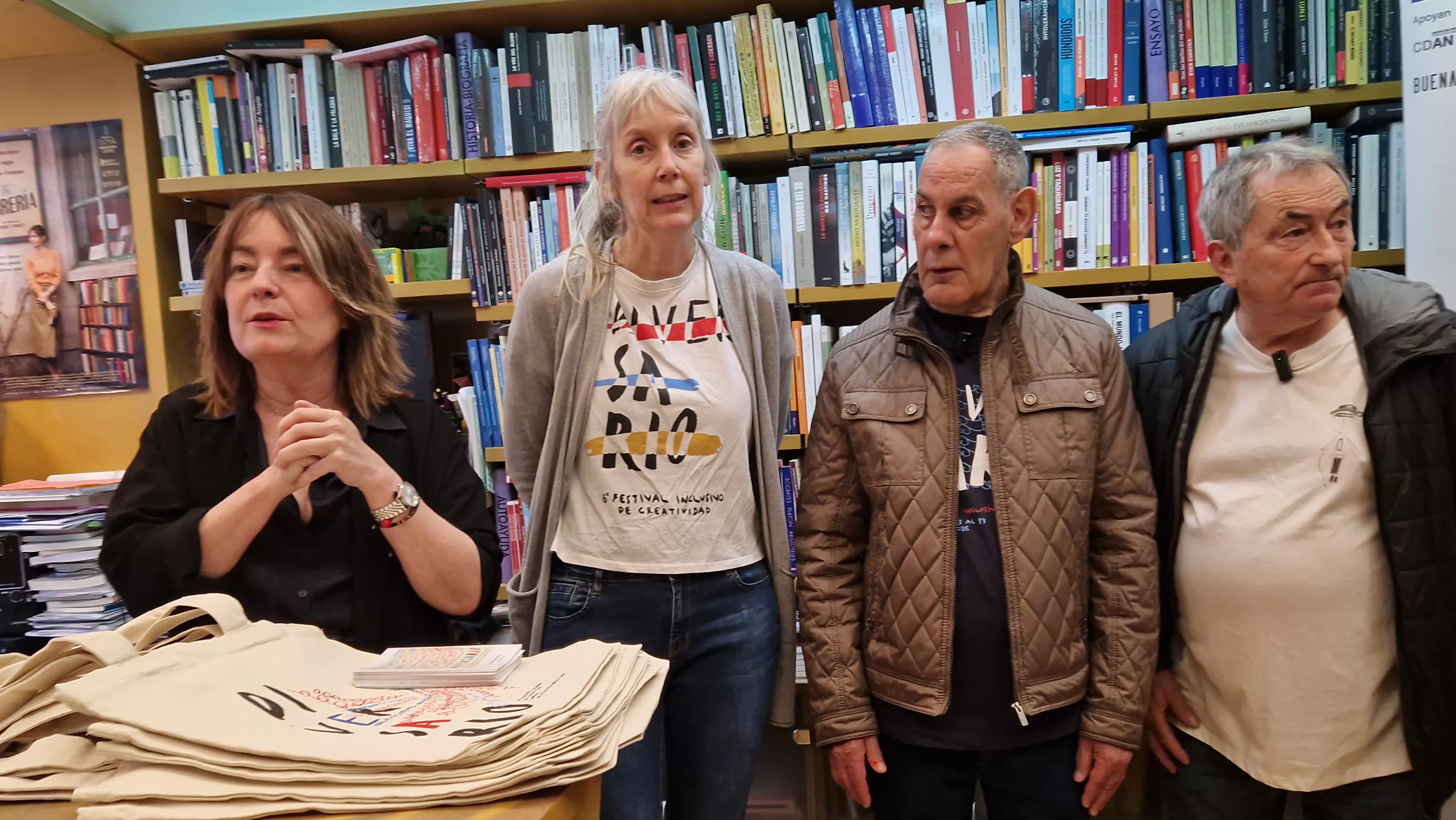 "Con A de Antonio", la exposición de Diversario en la librería Anónima. Foto Myriam Martínez