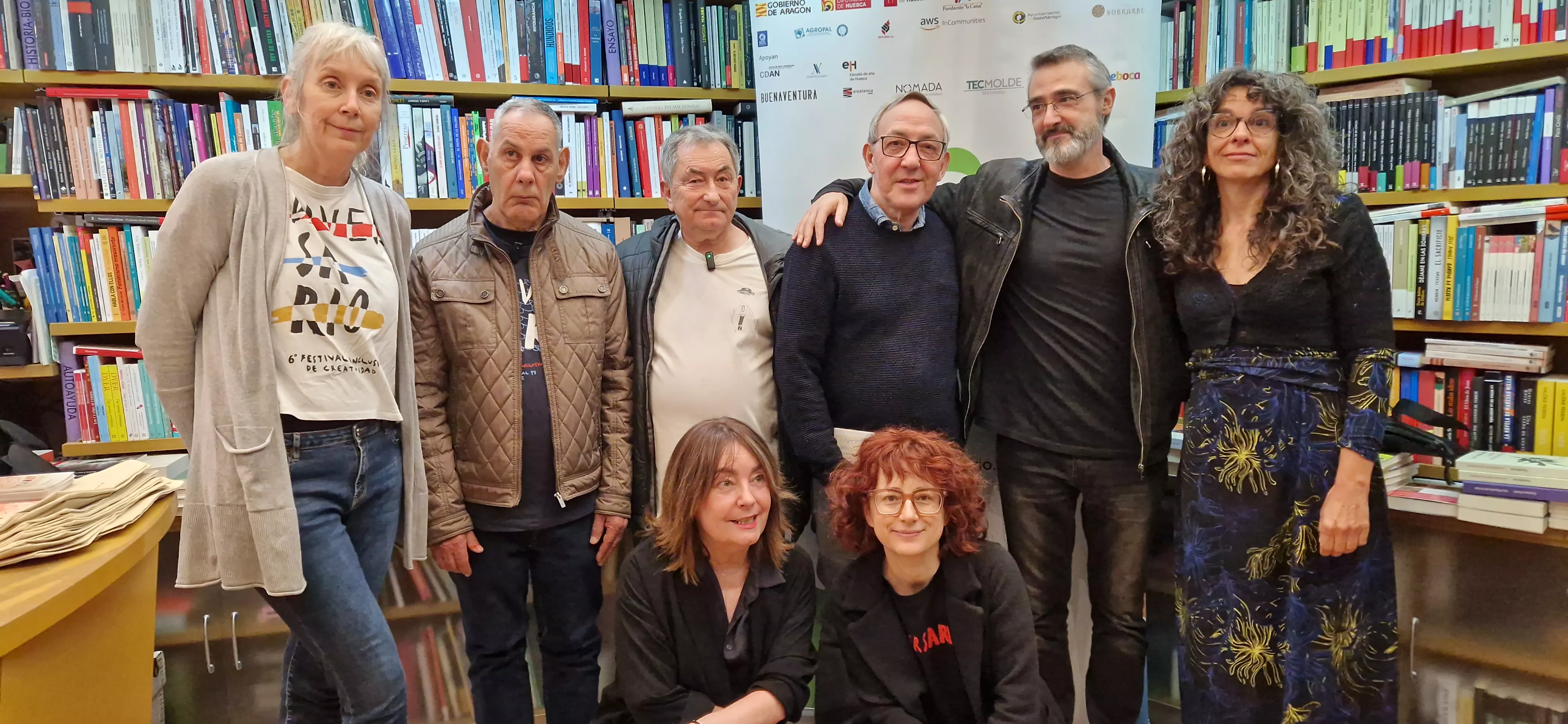 "Con A de Antonio": Marta Peña, Antonio Viñuales, Eduardo Cajal, Chema Aniés, David Adiego, Vrginia González y, abajo, Ana Mora y Elena Gómez . Foto Myriam Martínez