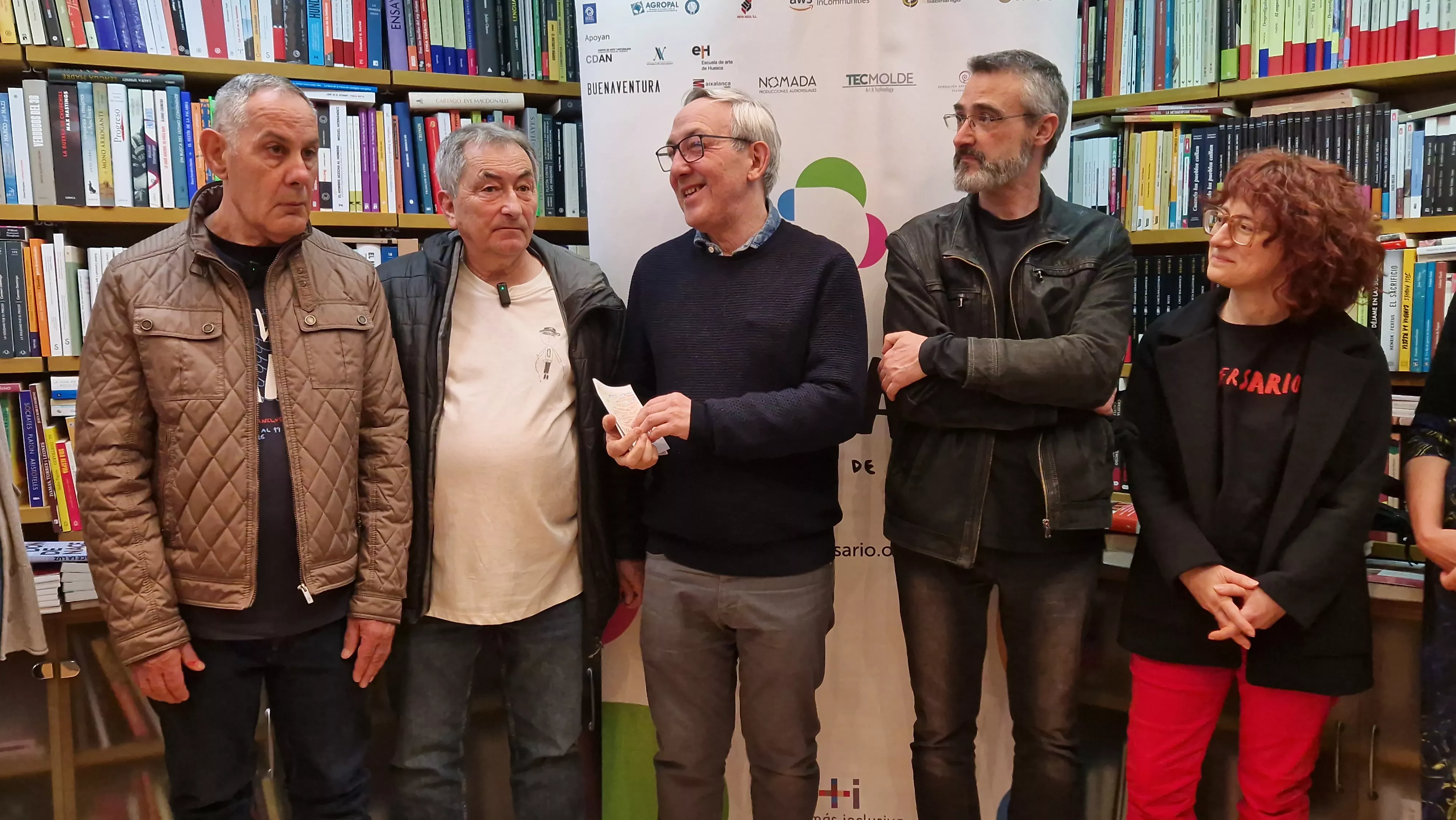 "Con A de Antonio", la exposición de Diversario en la librería Anónima. Foto Myriam Martínez