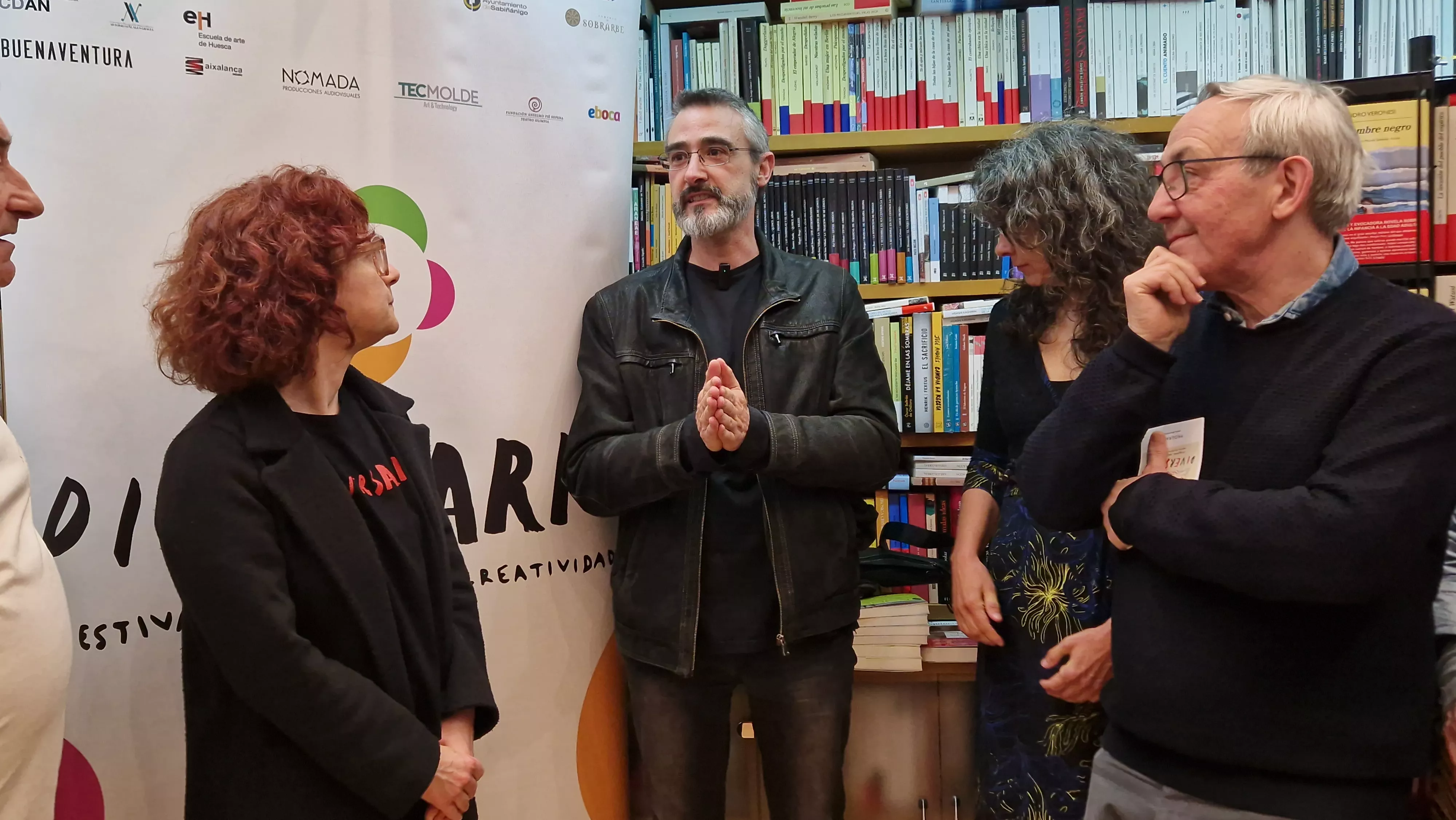 "Con A de Antonio", la exposición de Diversario en la librería Anónima. Foto Myriam Martínez