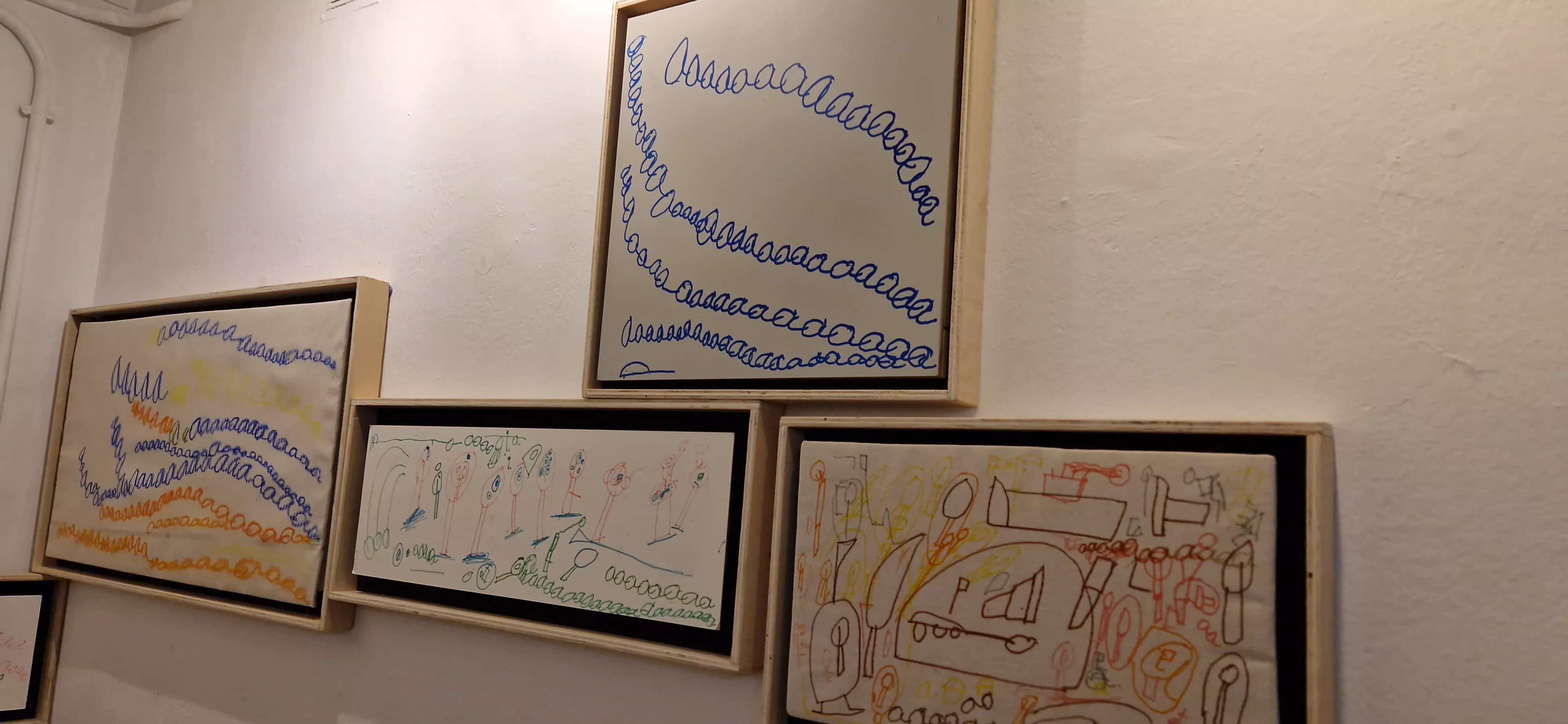 "Con A de Antonio", la exposición de Diversario en la librería Anónima. Foto Myriam Martínez