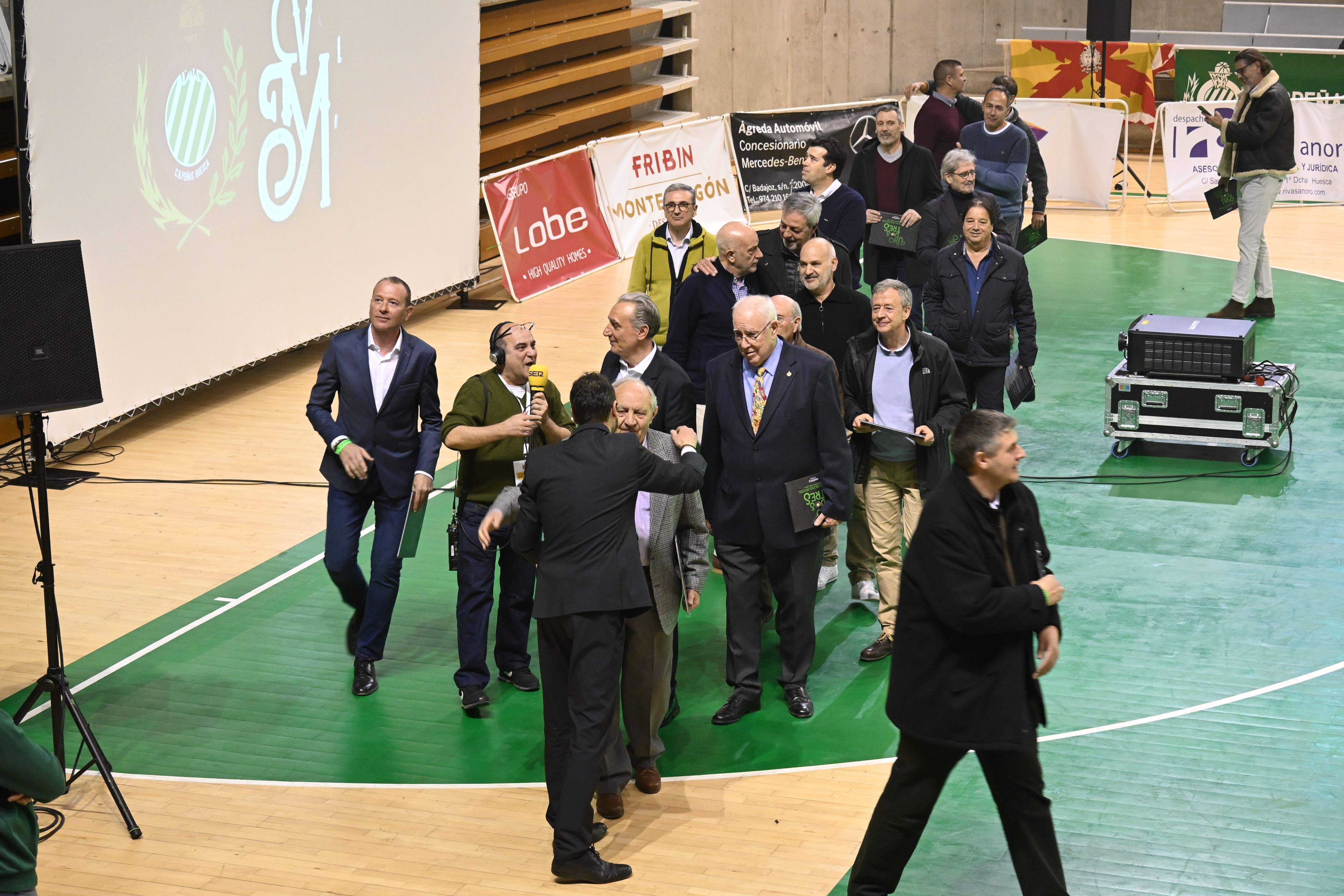 Fiesta en el Palacio de los Deportes de Huesca con La Magia en el recuerdo. Foto Carlos Jalle