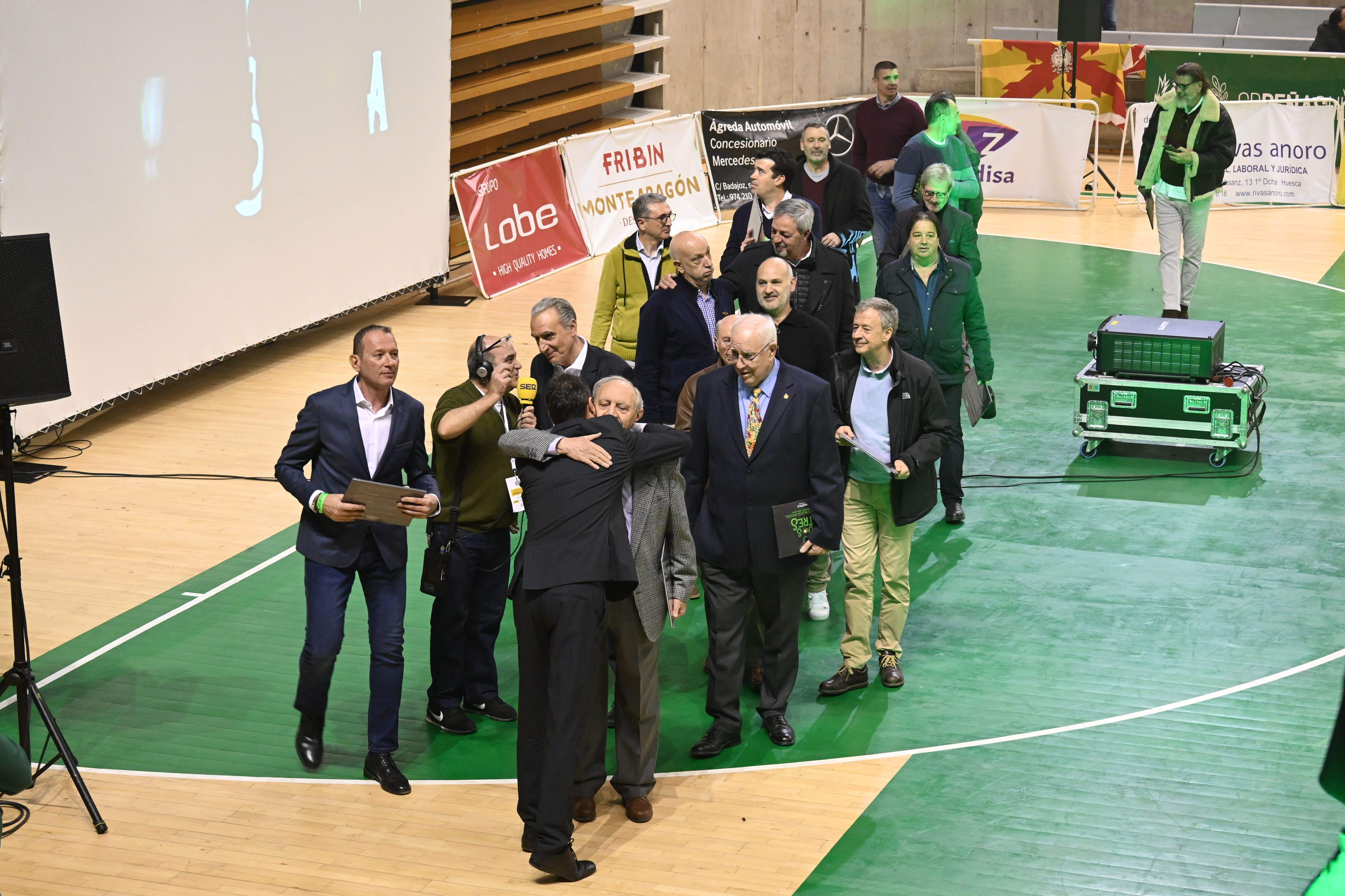 Fiesta en el Palacio de los Deportes de Huesca con La Magia en el recuerdo. Foto Carlos Jalle