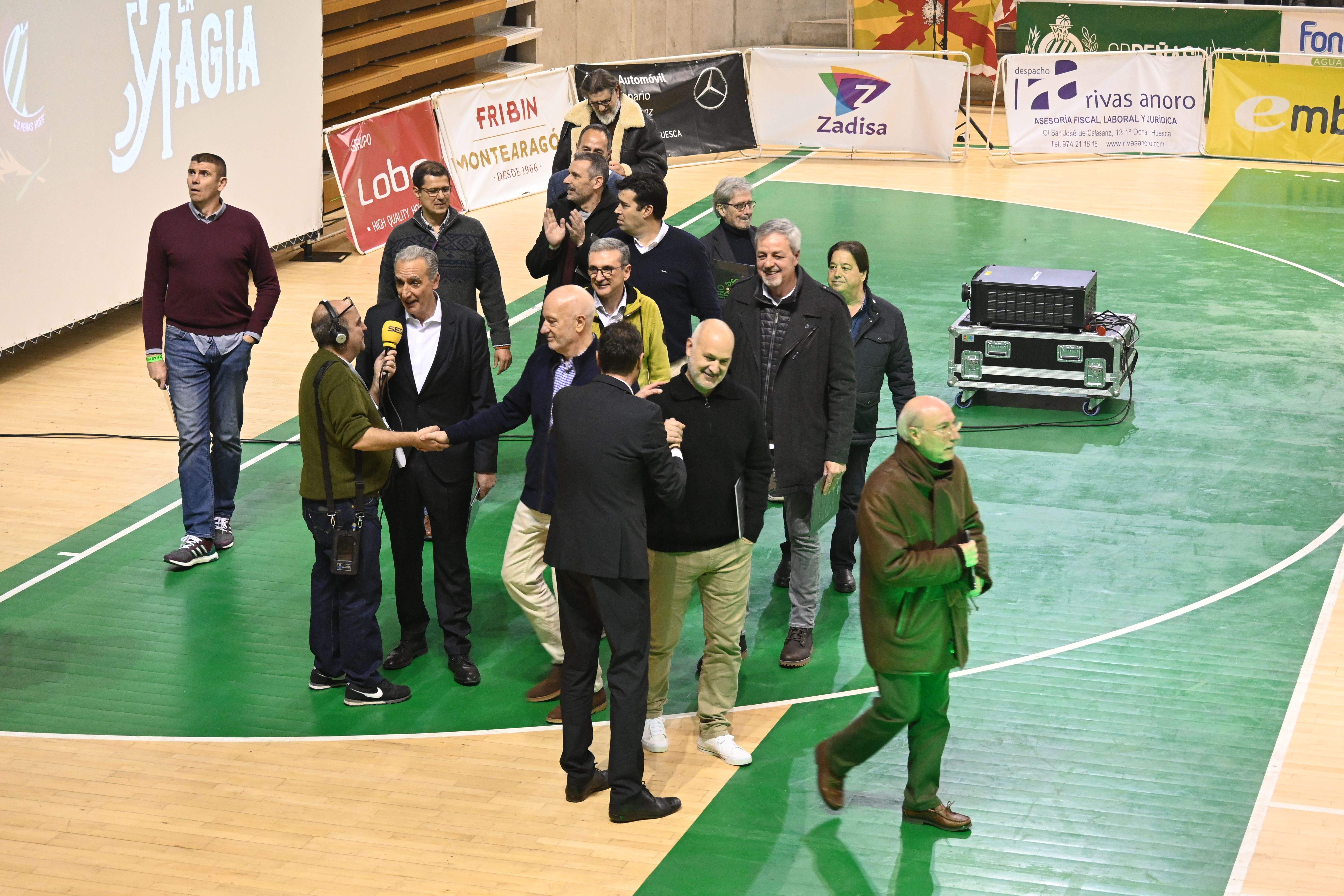 Fiesta en el Palacio de los Deportes de Huesca con La Magia en el recuerdo. Foto Carlos Jalle