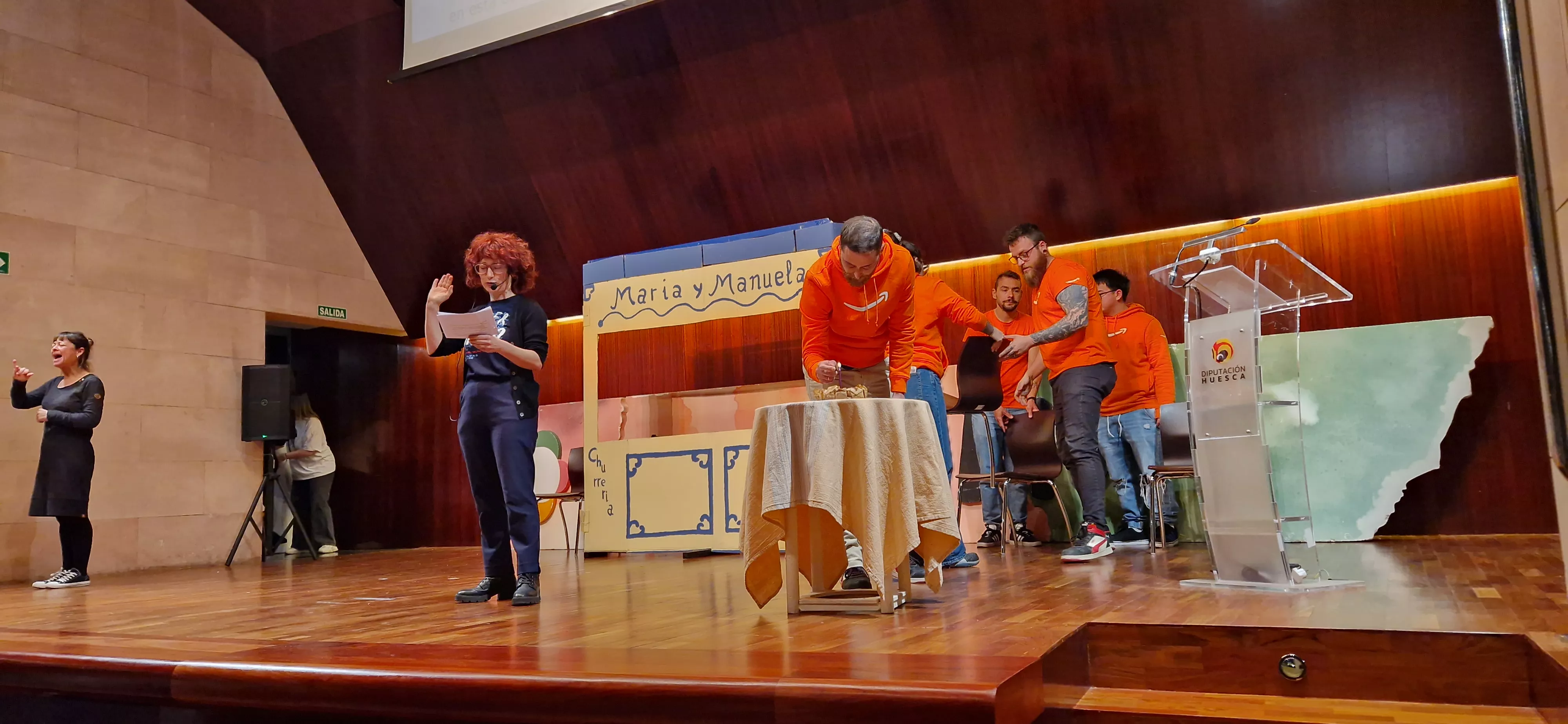 Chocolate con churros, de la Cruz Blanca, en Diversario. Foto Myriam Martínez