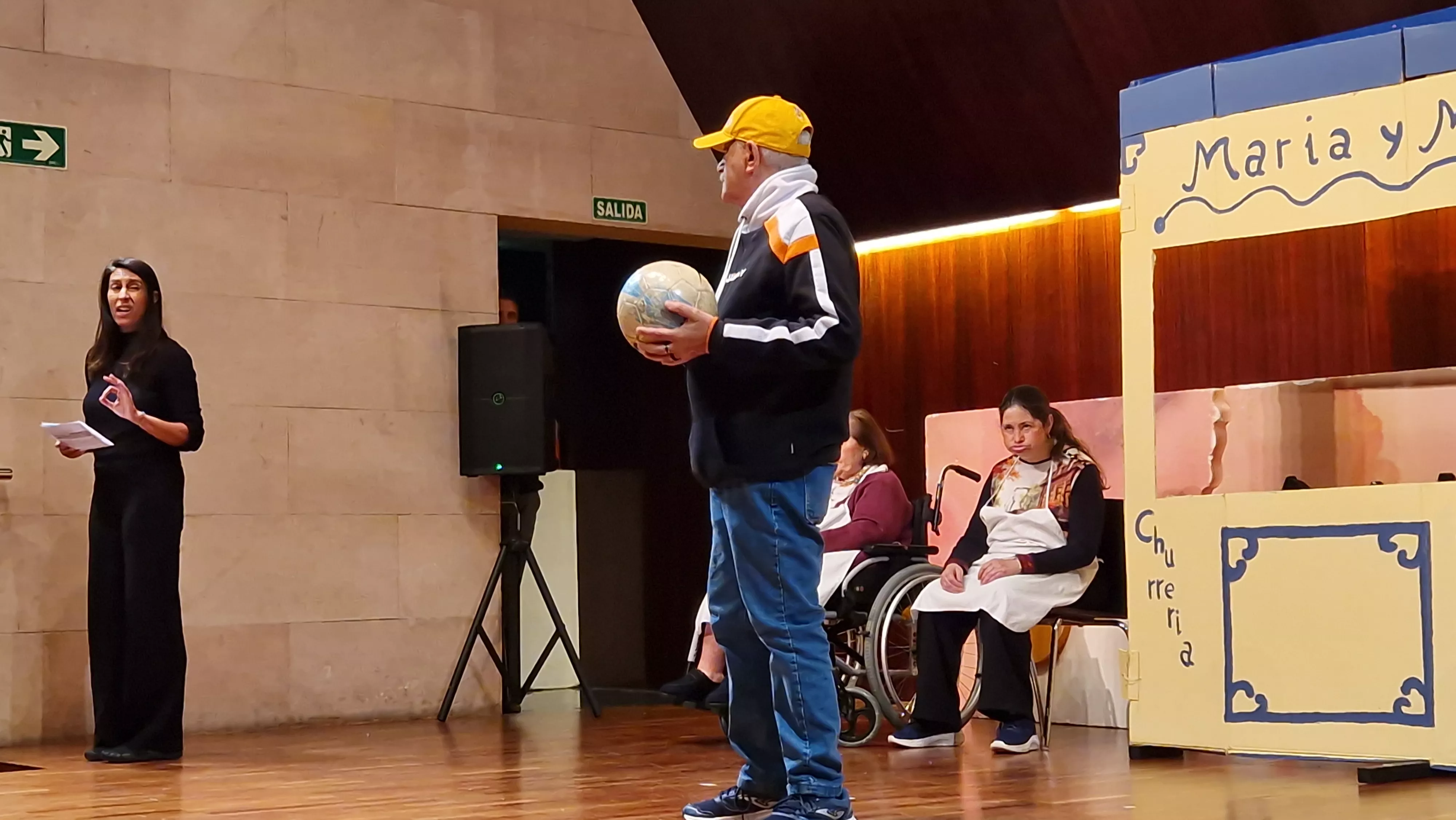 Chocolate con churros, de la Cruz Blanca, en Diversario. Foto Myriam Martínez
