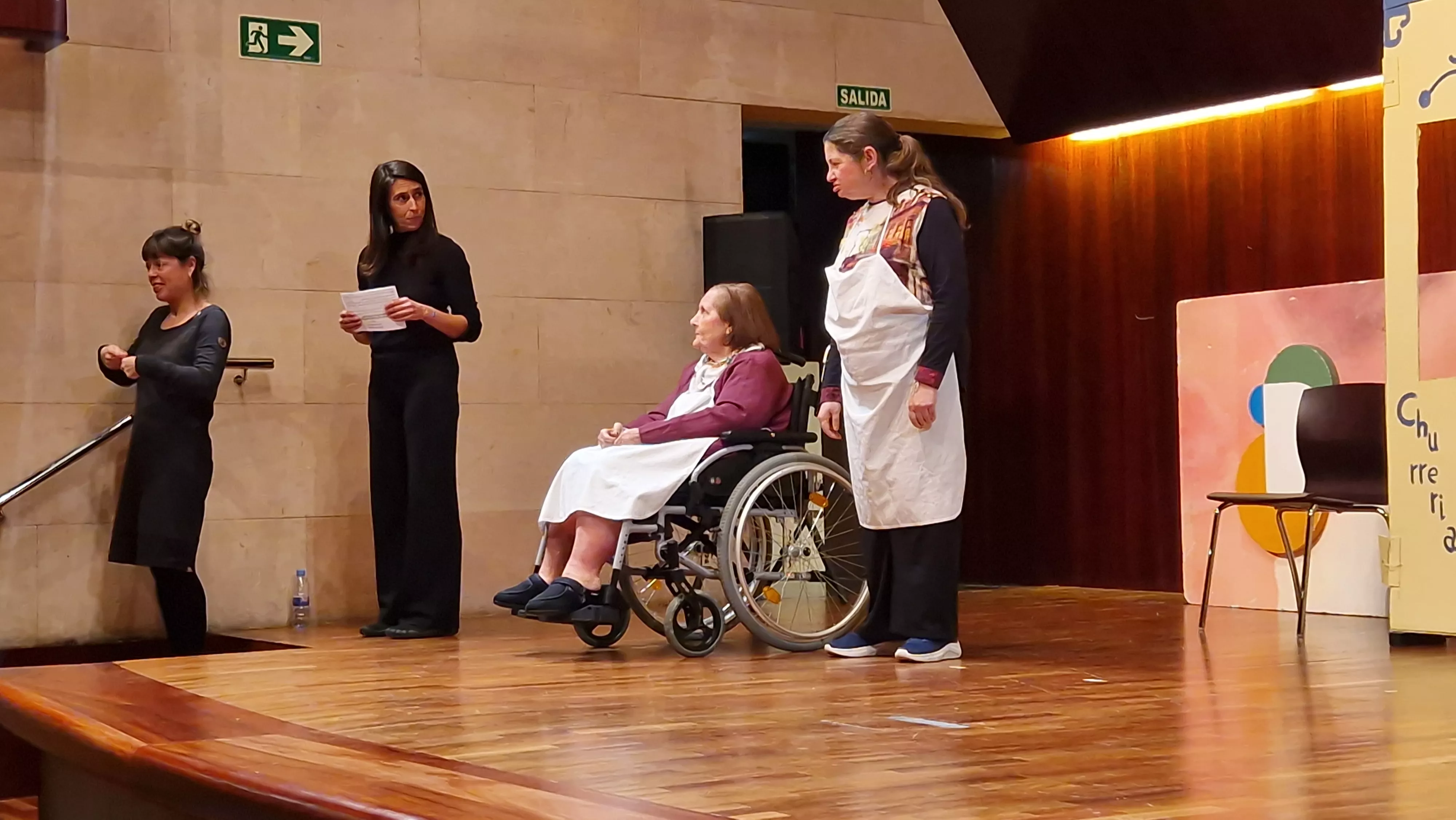 Chocolate con churros, de la Cruz Blanca, en Diversario. Foto Myriam Martínez