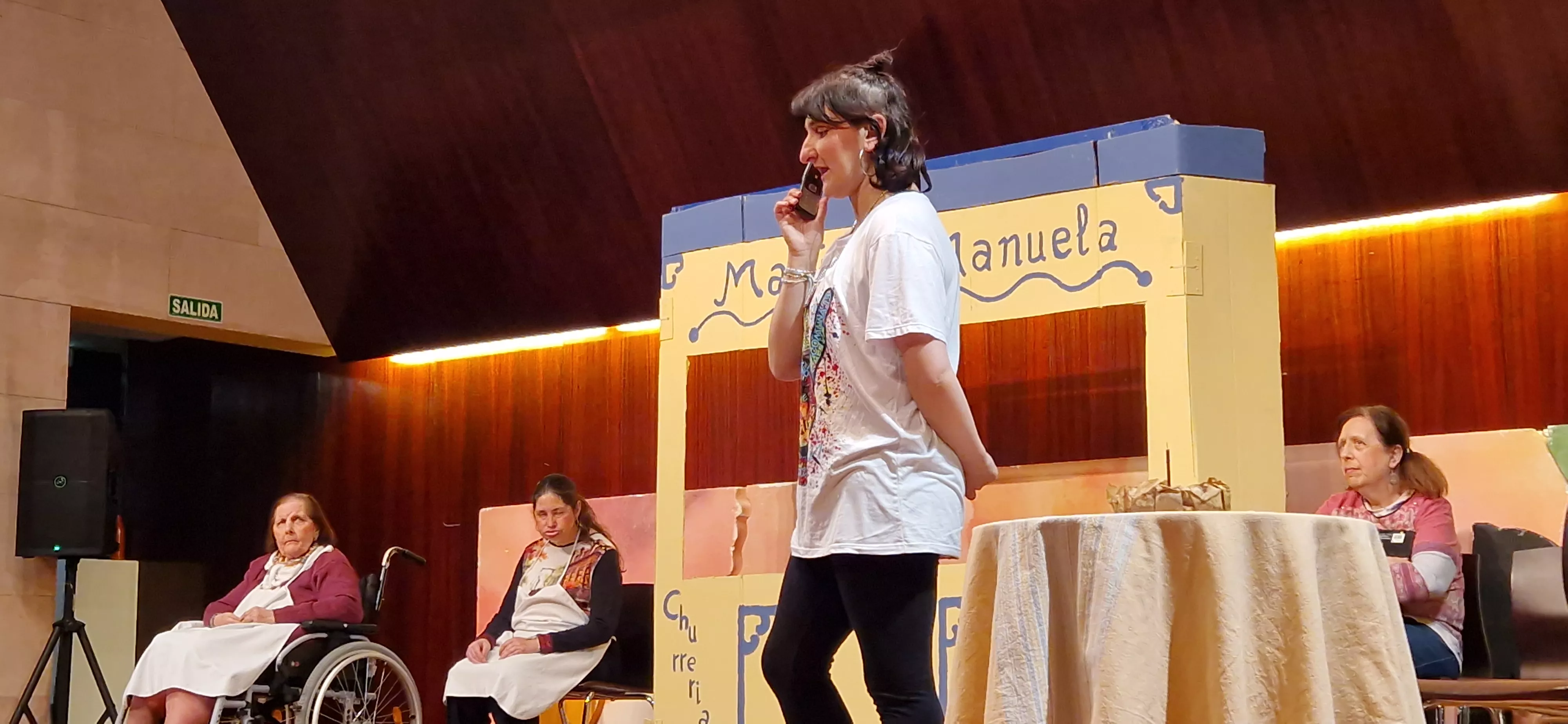 Chocolate con churros, de la Cruz Blanca, en Diversario. Foto Myriam Martínez